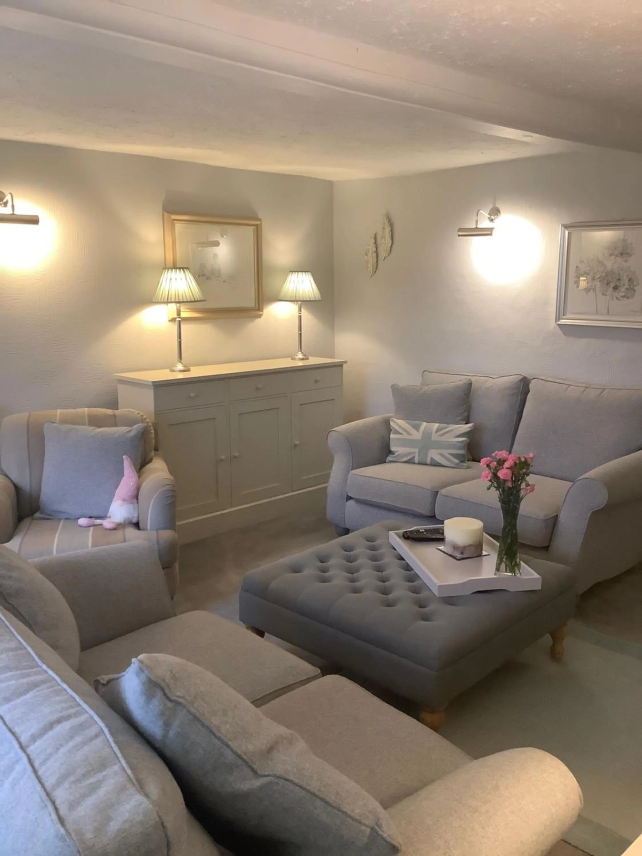 Communal lounge/ TV room in Birtles Farm Bed and Breakfast