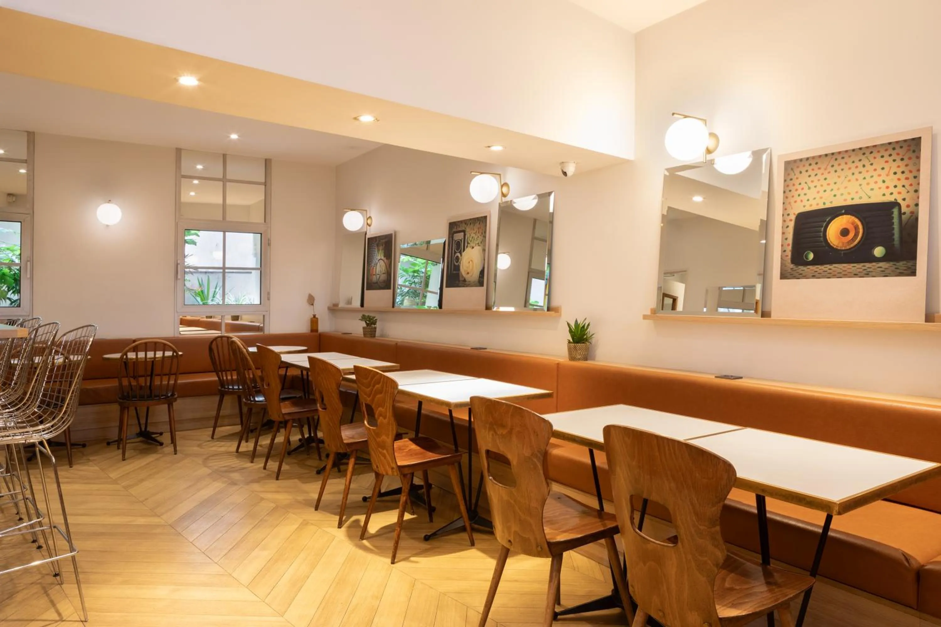 Seating area in ibis Styles Paris Nation Porte De Montreuil