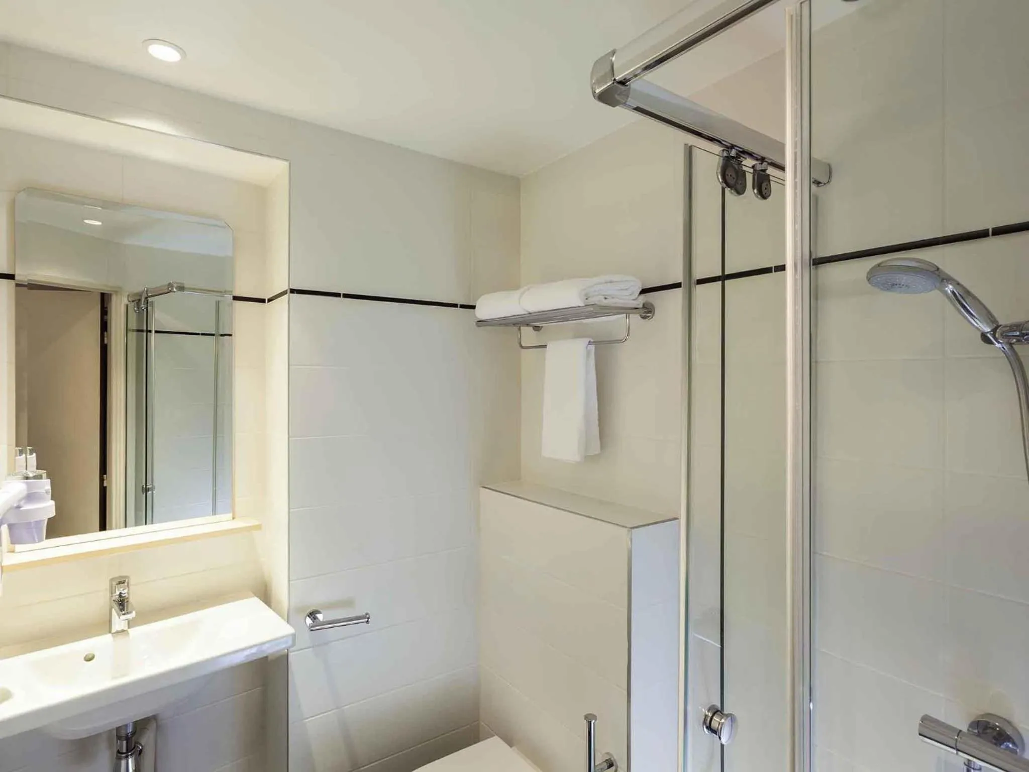 Bedroom in ibis Styles Paris Nation Porte De Montreuil