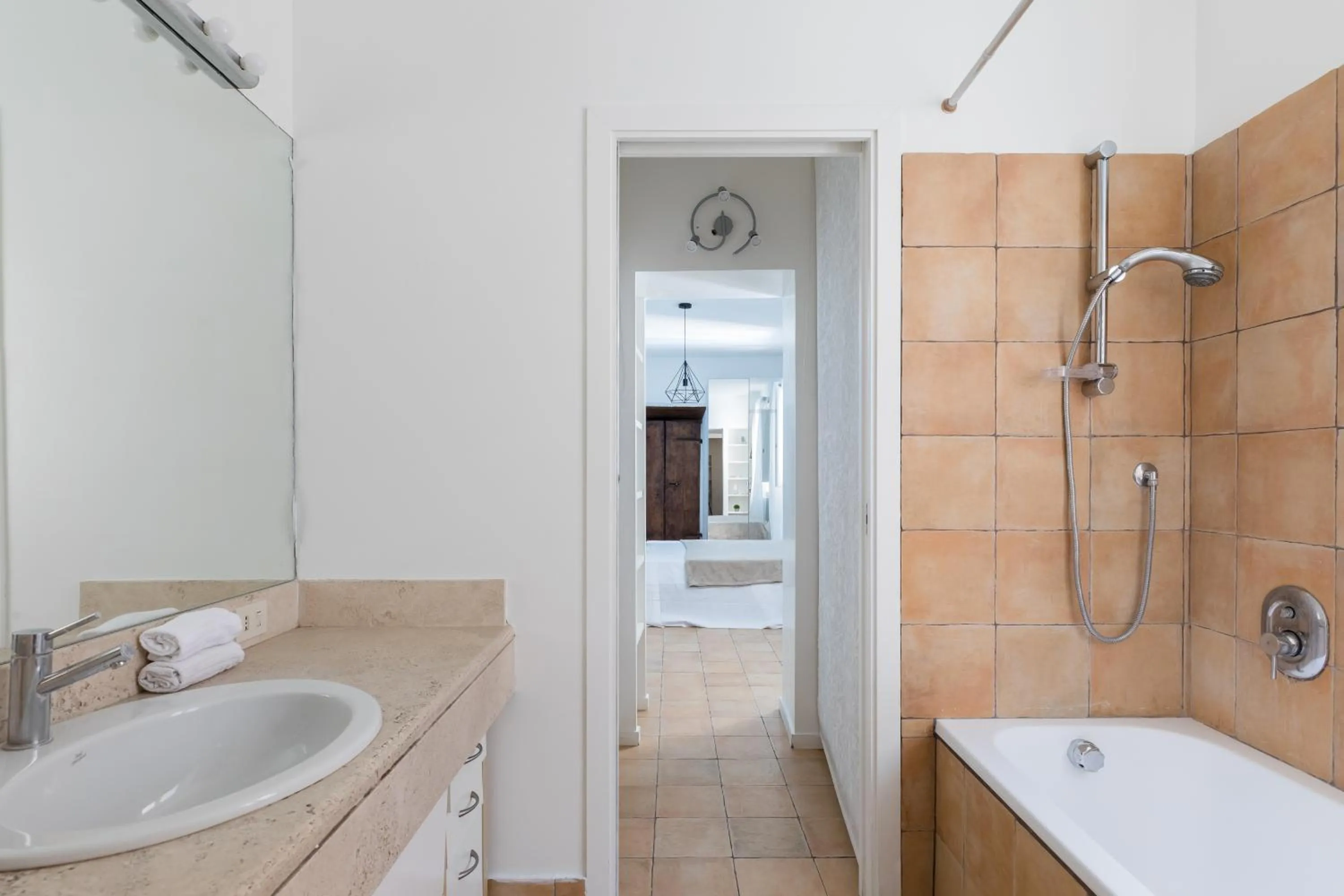 A World Aparts - 13 T.Argentina