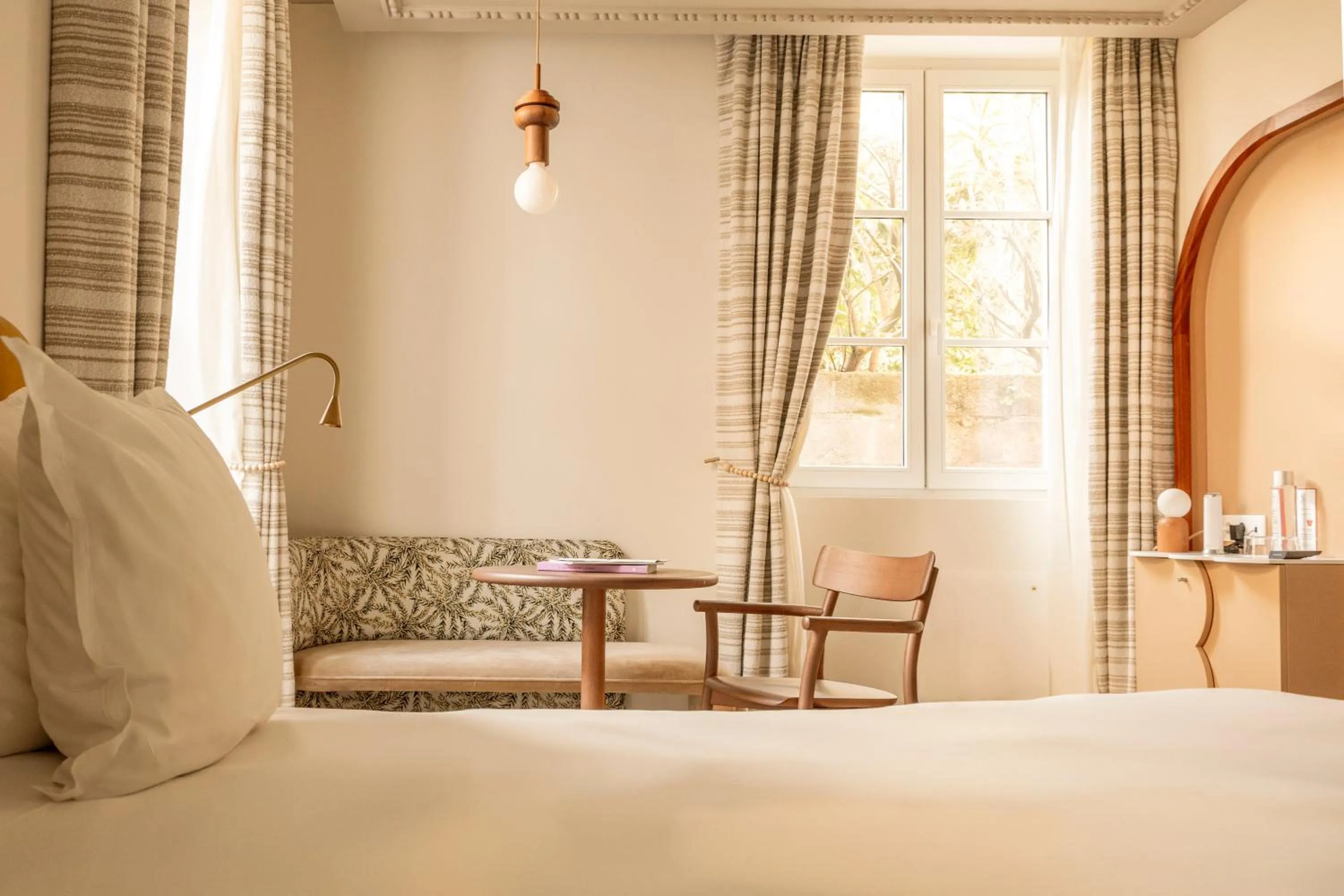 Bed in Hotel Saint Julien