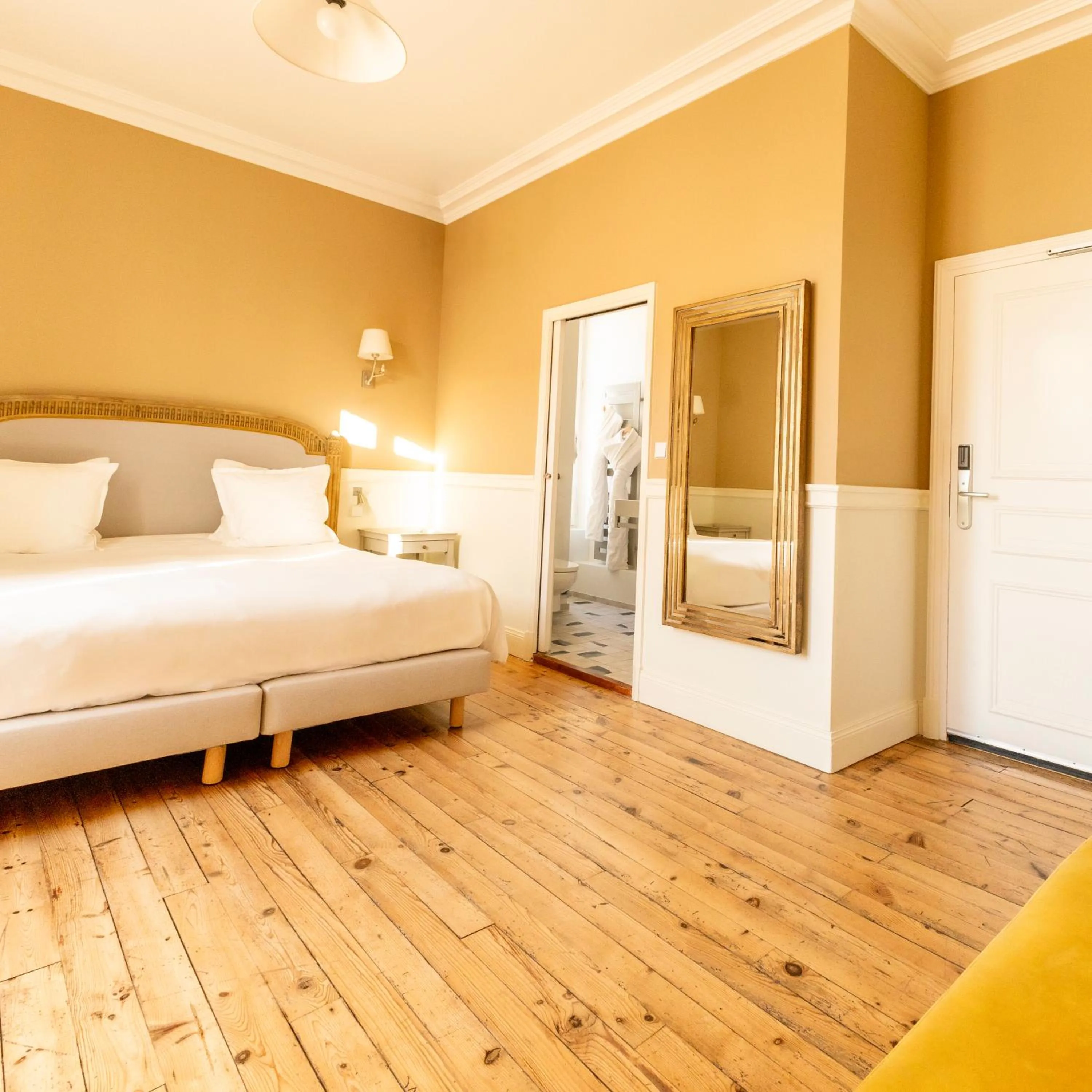 Bed in Hotel Saint Julien