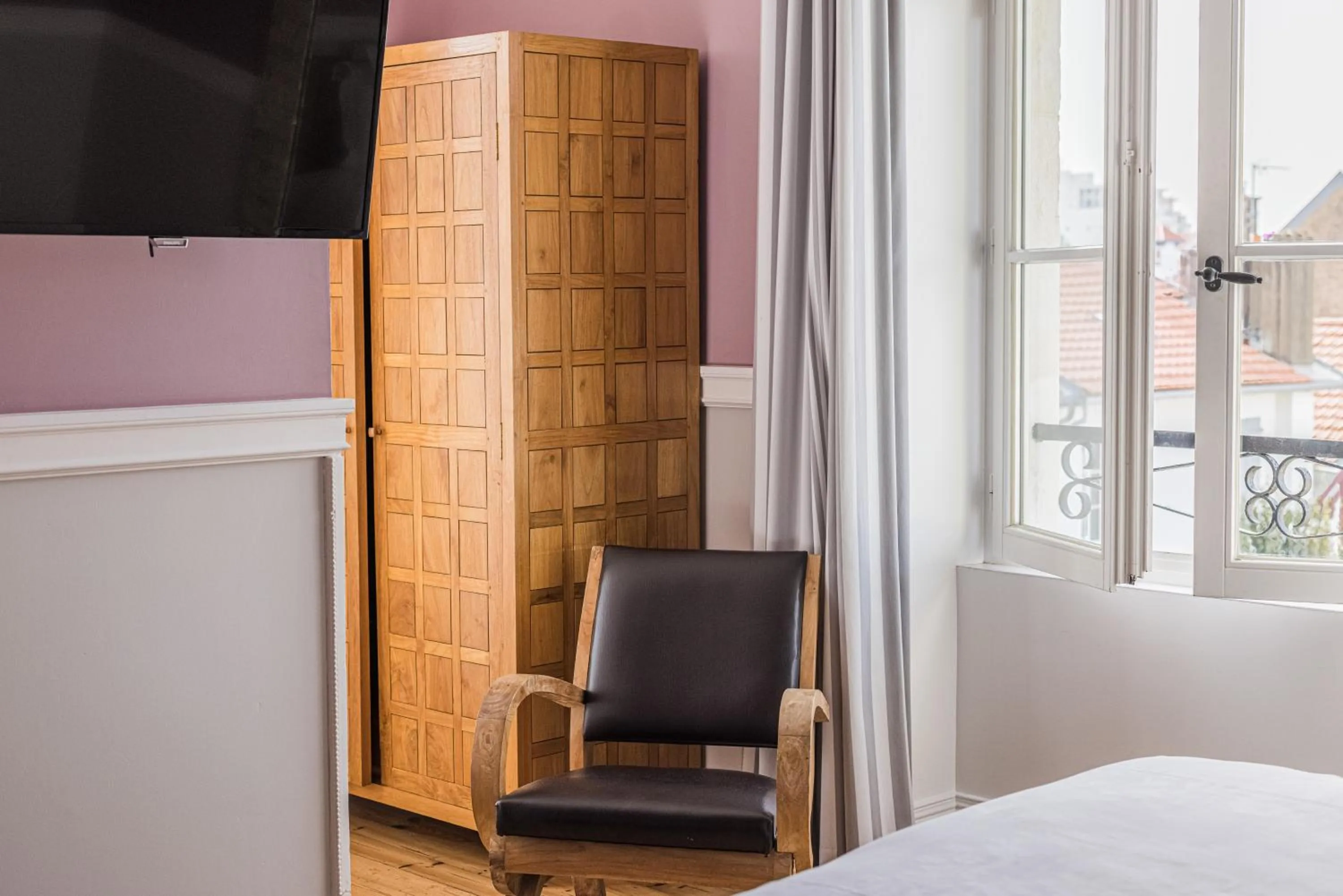 Living room, Bed in Hotel Saint Julien