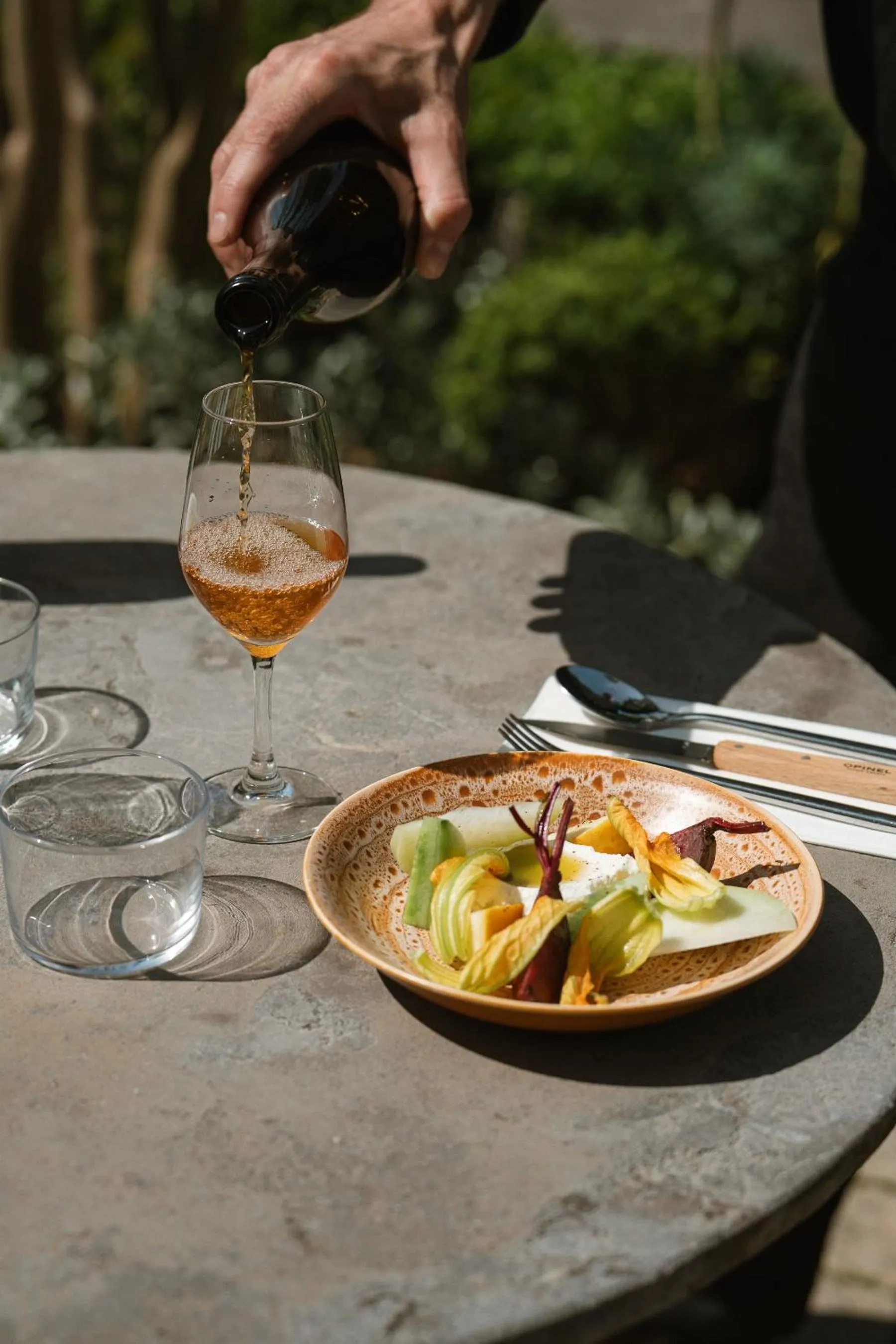 Restaurant/places to eat in Hotel Saint Julien