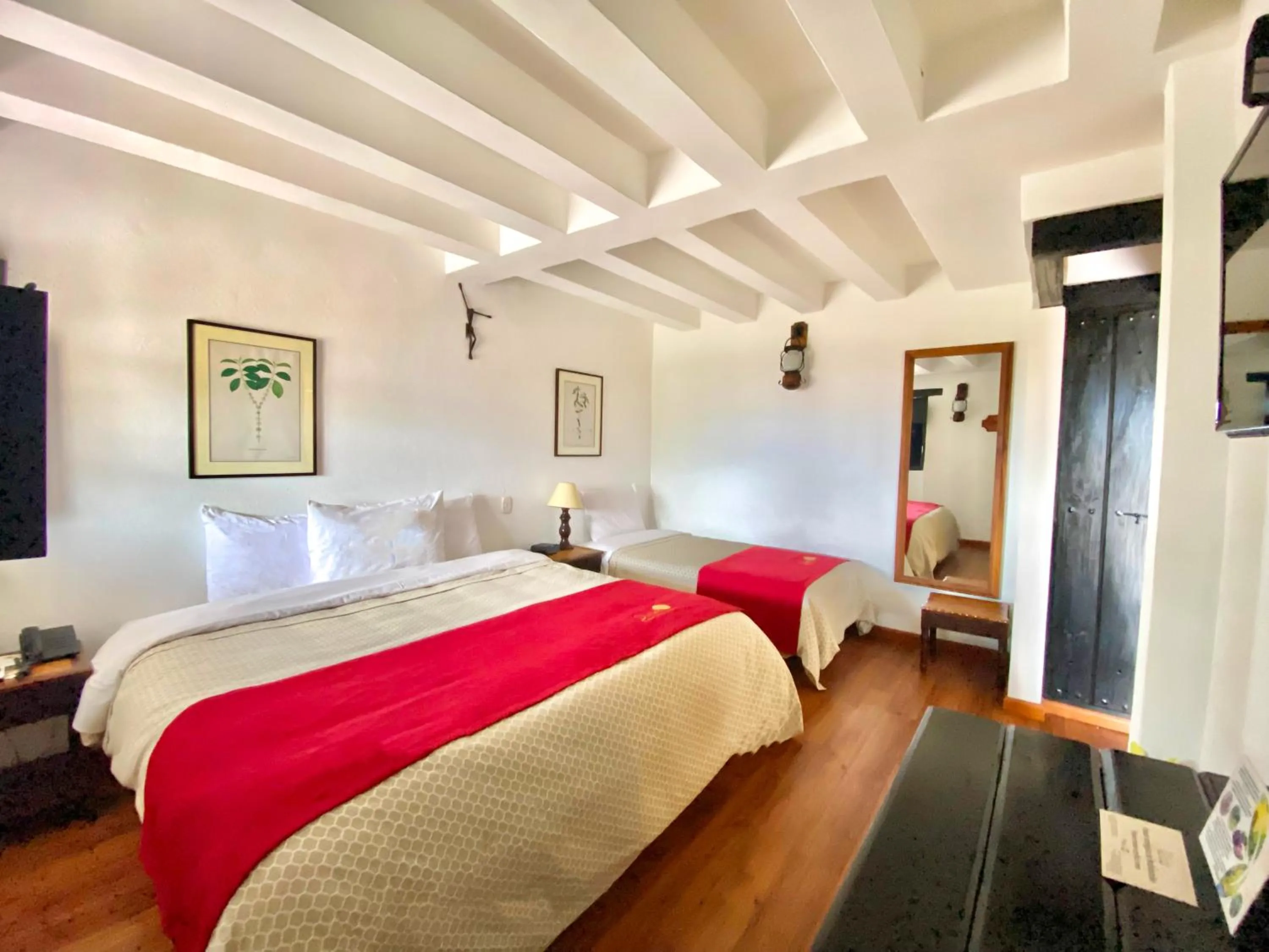 Photo of the whole room, Bed in Hospederia Centro de Convenciones Duruelo