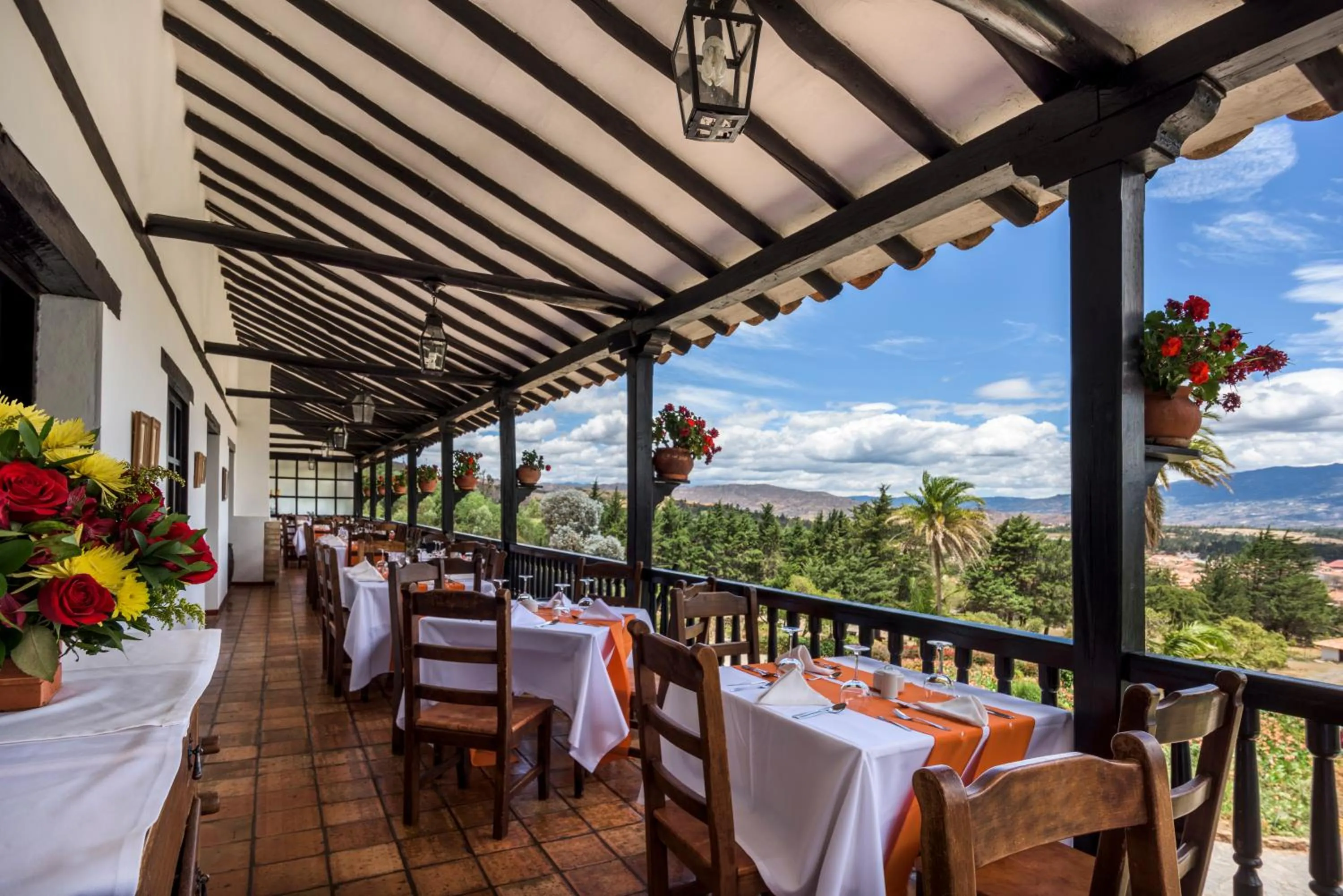 Restaurant/places to eat in Hospederia Centro de Convenciones Duruelo