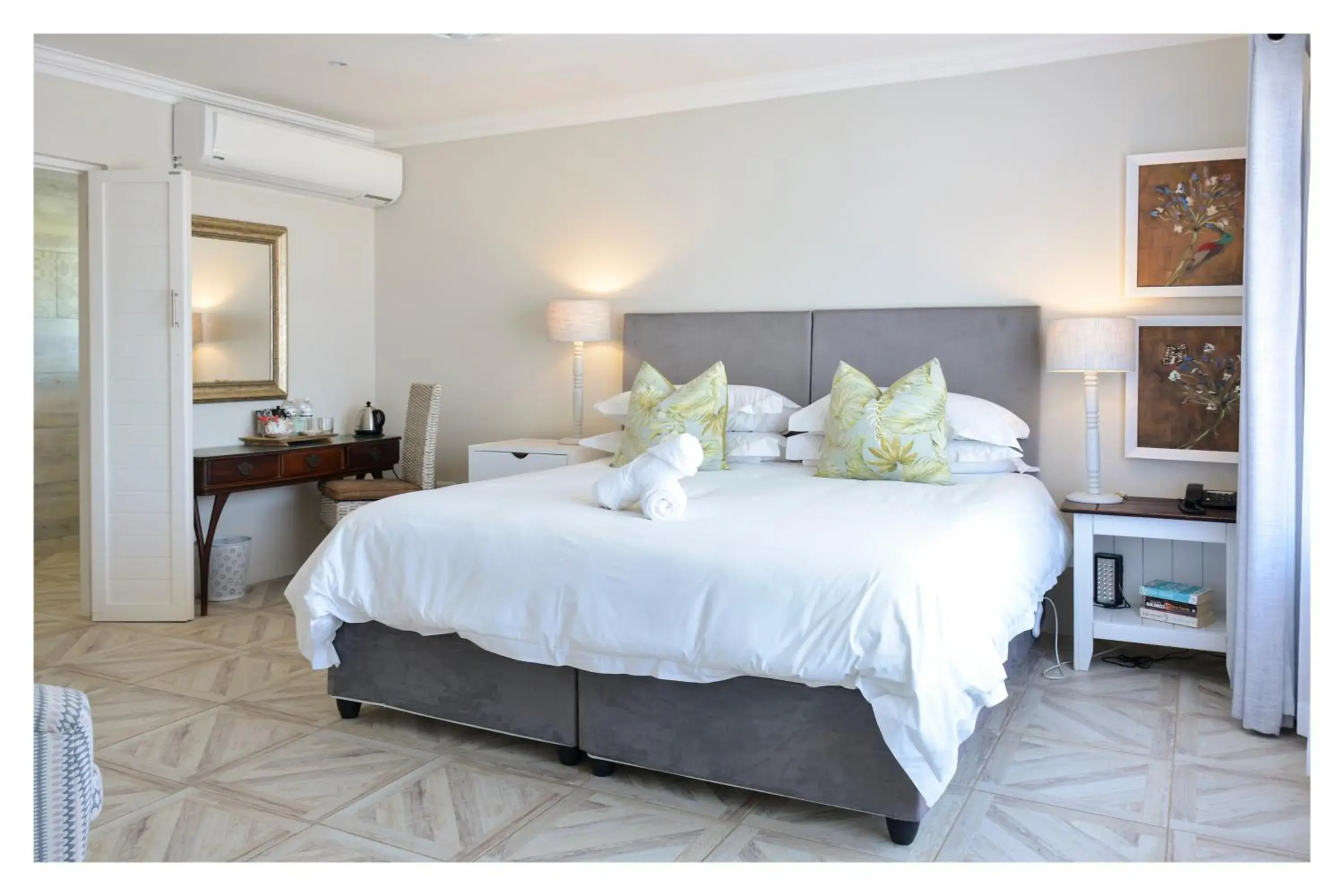 Twin/Double Room in 66 On Monzali 4 Star Luxury Guesthouse Twin/Double Room in 66 On Monzali 4 Star Luxury Guesthouse