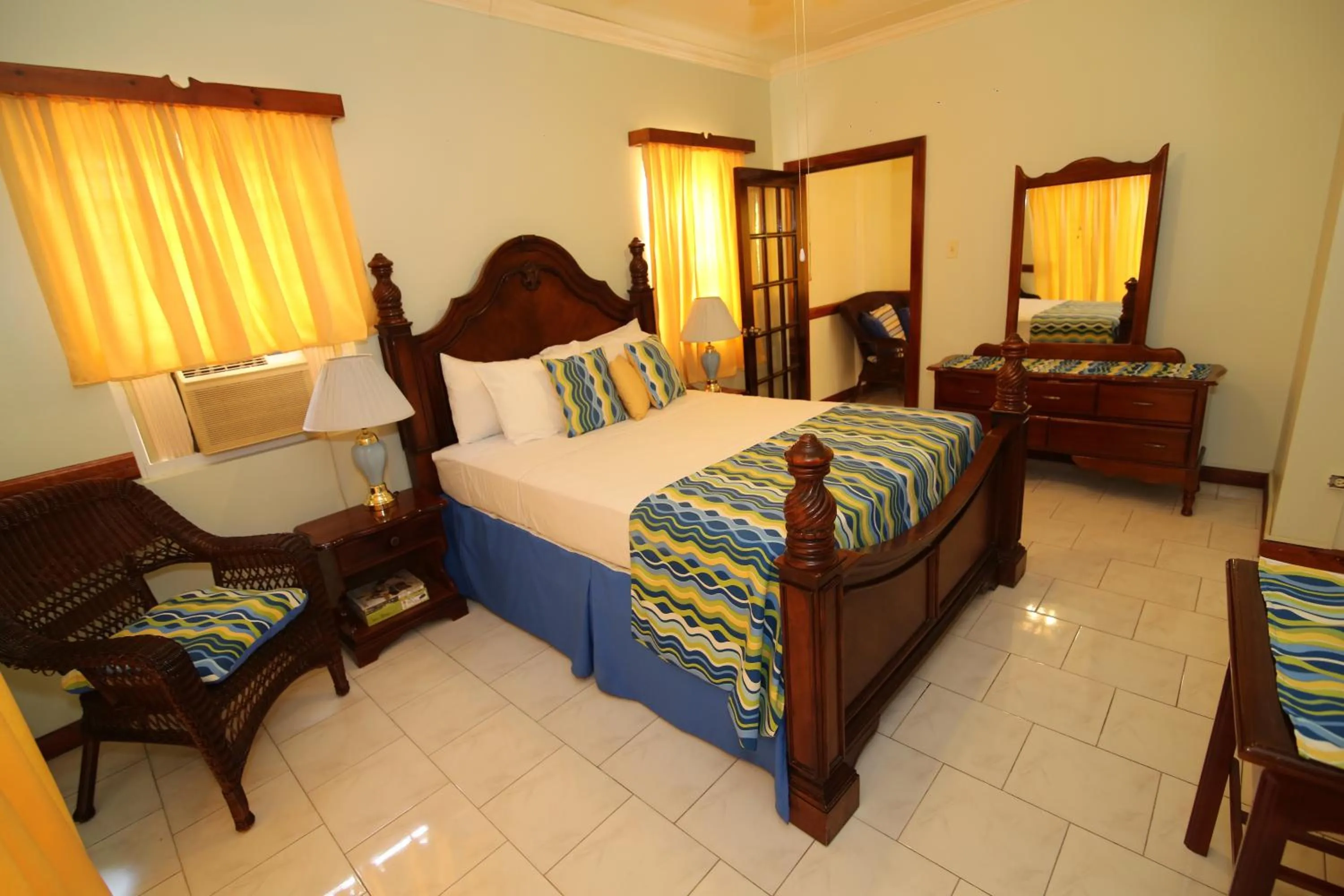 Photo of the whole room, Bed in Rayon Hotel