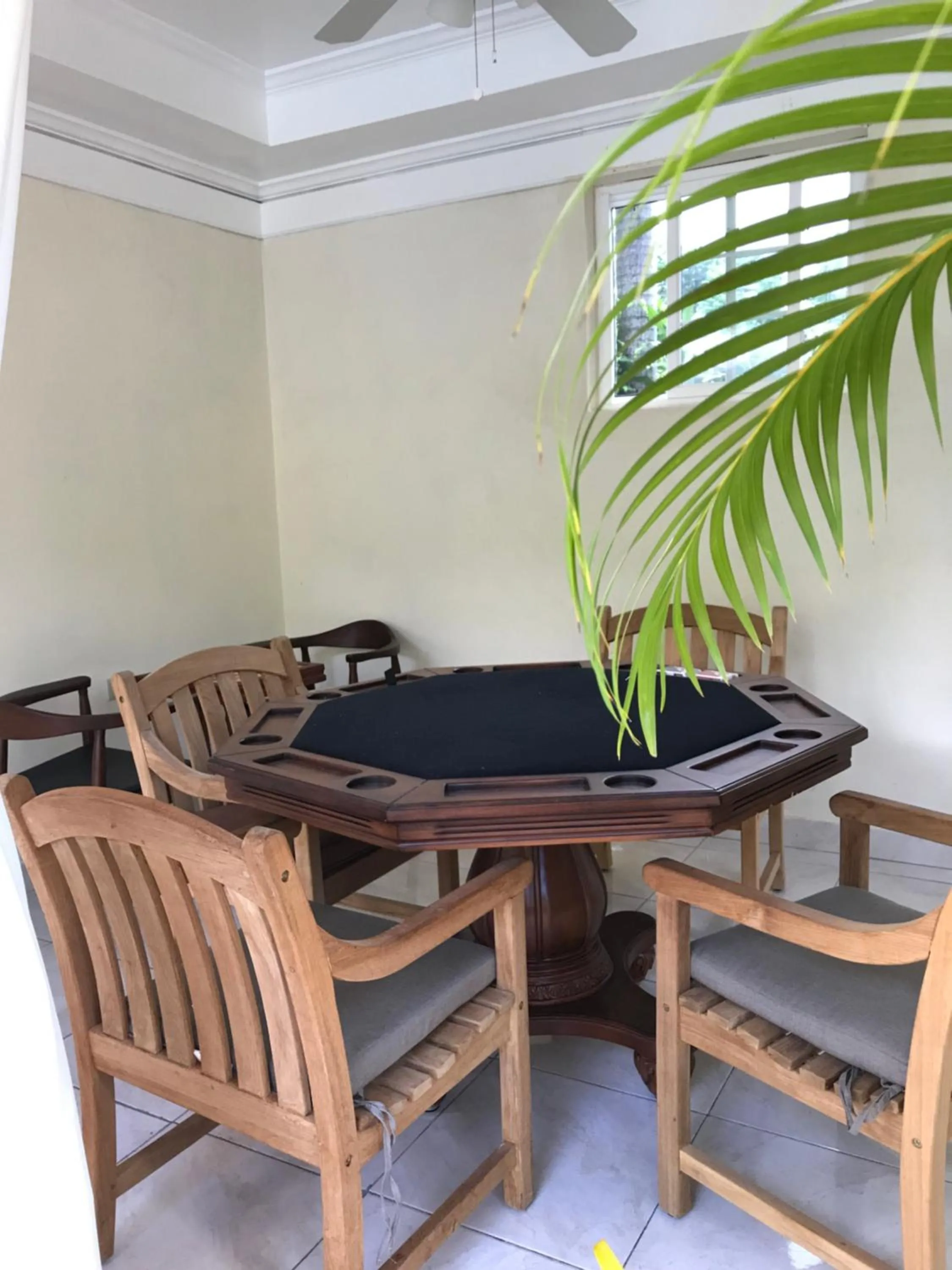 Game Room in Rayon Hotel