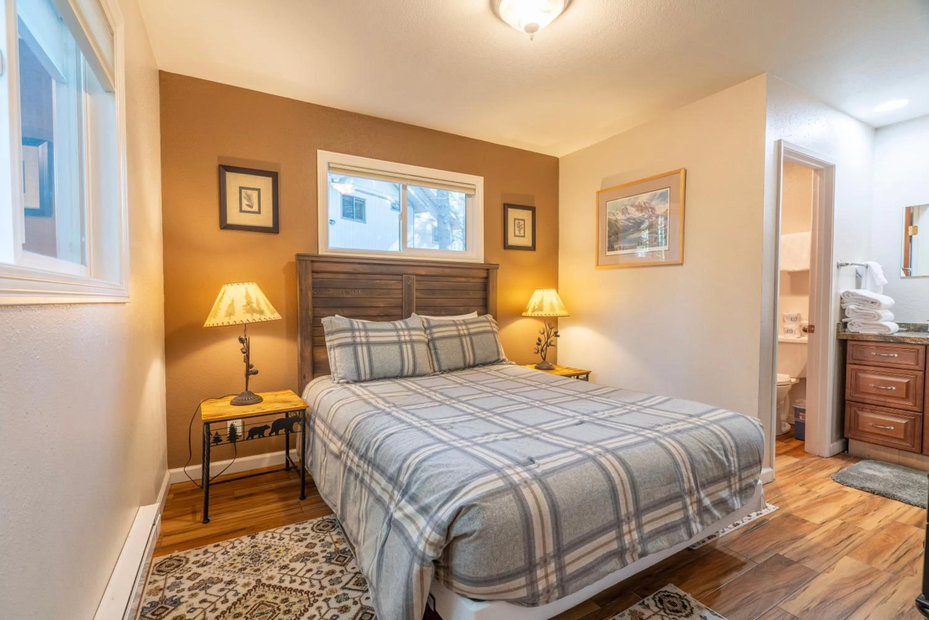 Bed in Birch Creek #1 - 1BR/1BA - Down Canyon