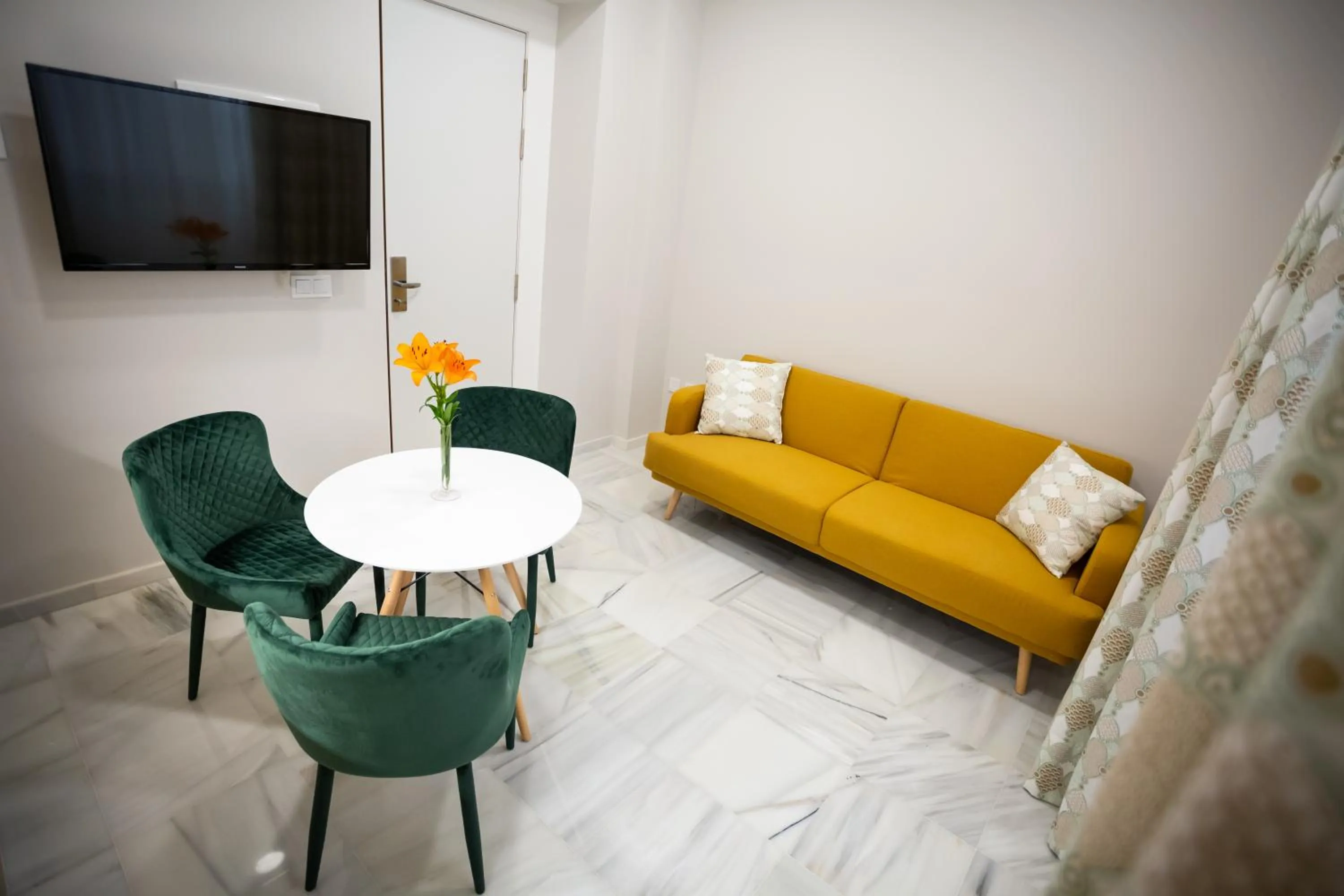 TV and multimedia in Plazuela del Carbón Suites