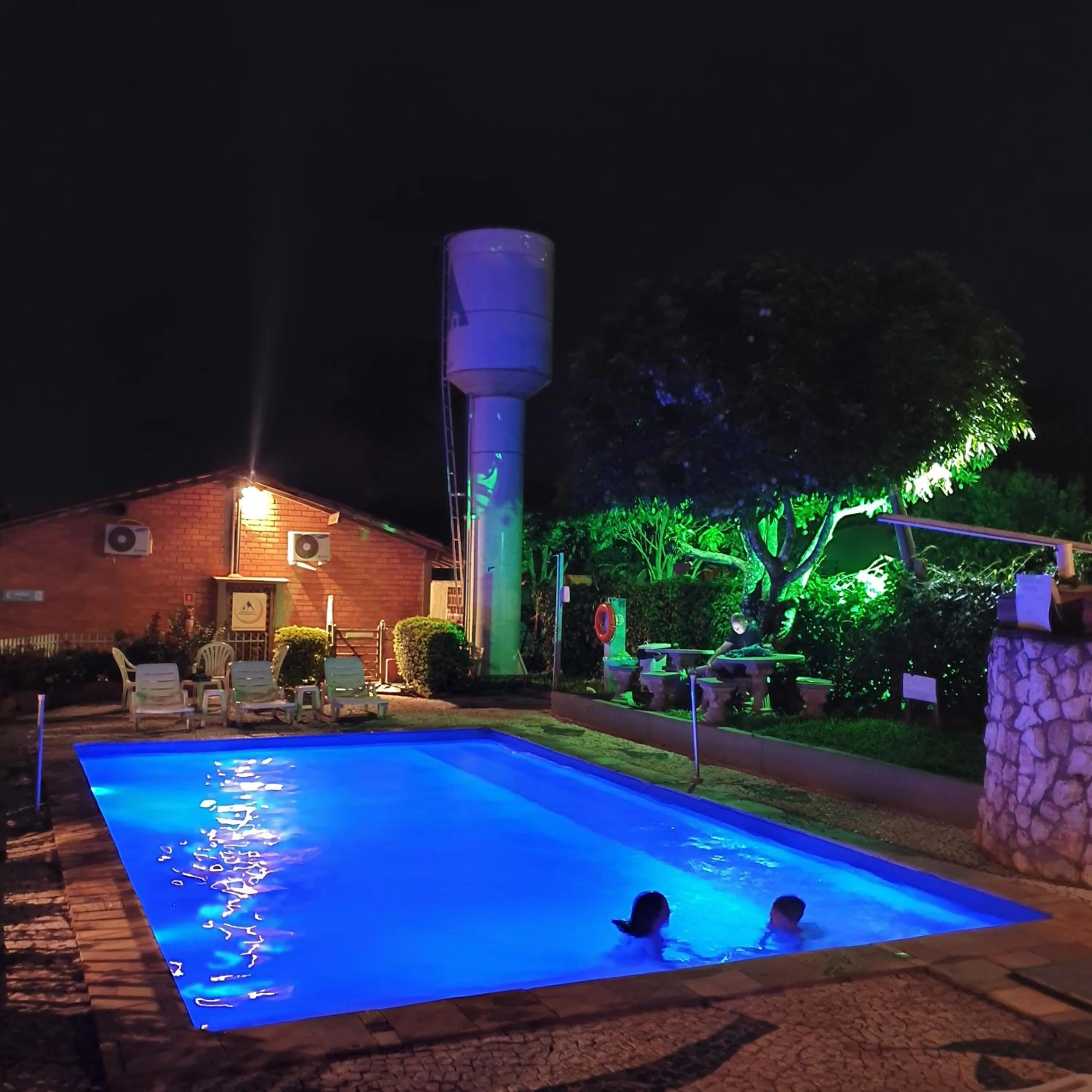 Swimming pool in Bonito HI Hostel e Pousada