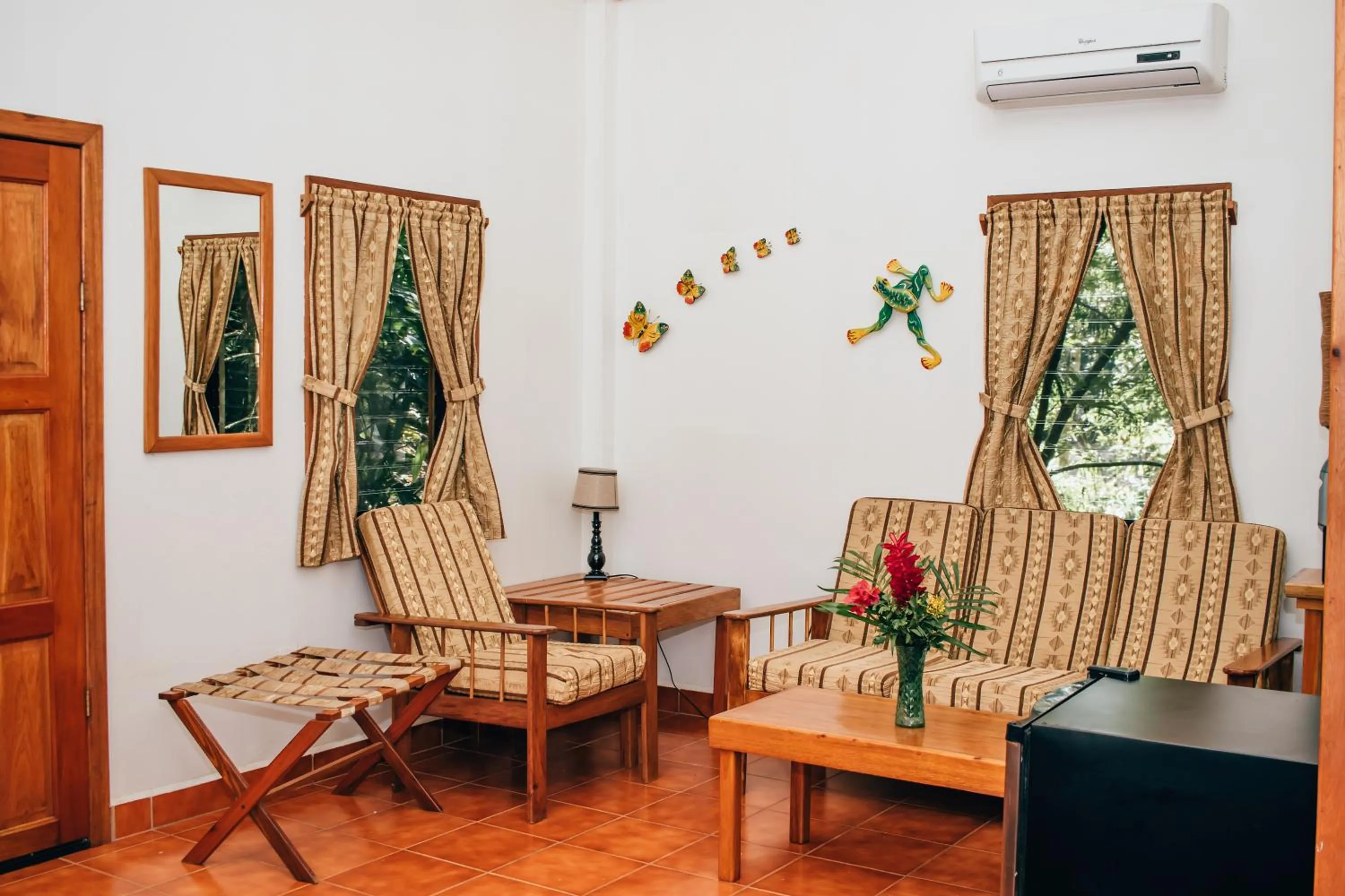 Seating area in Mariposa Jungle Lodge