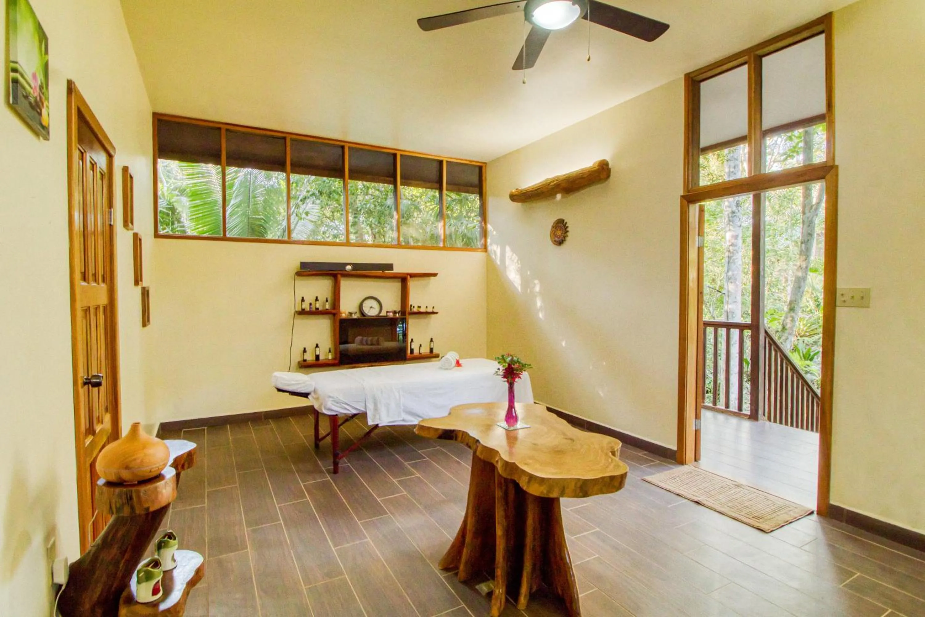Spa and wellness centre/facilities in Mariposa Jungle Lodge