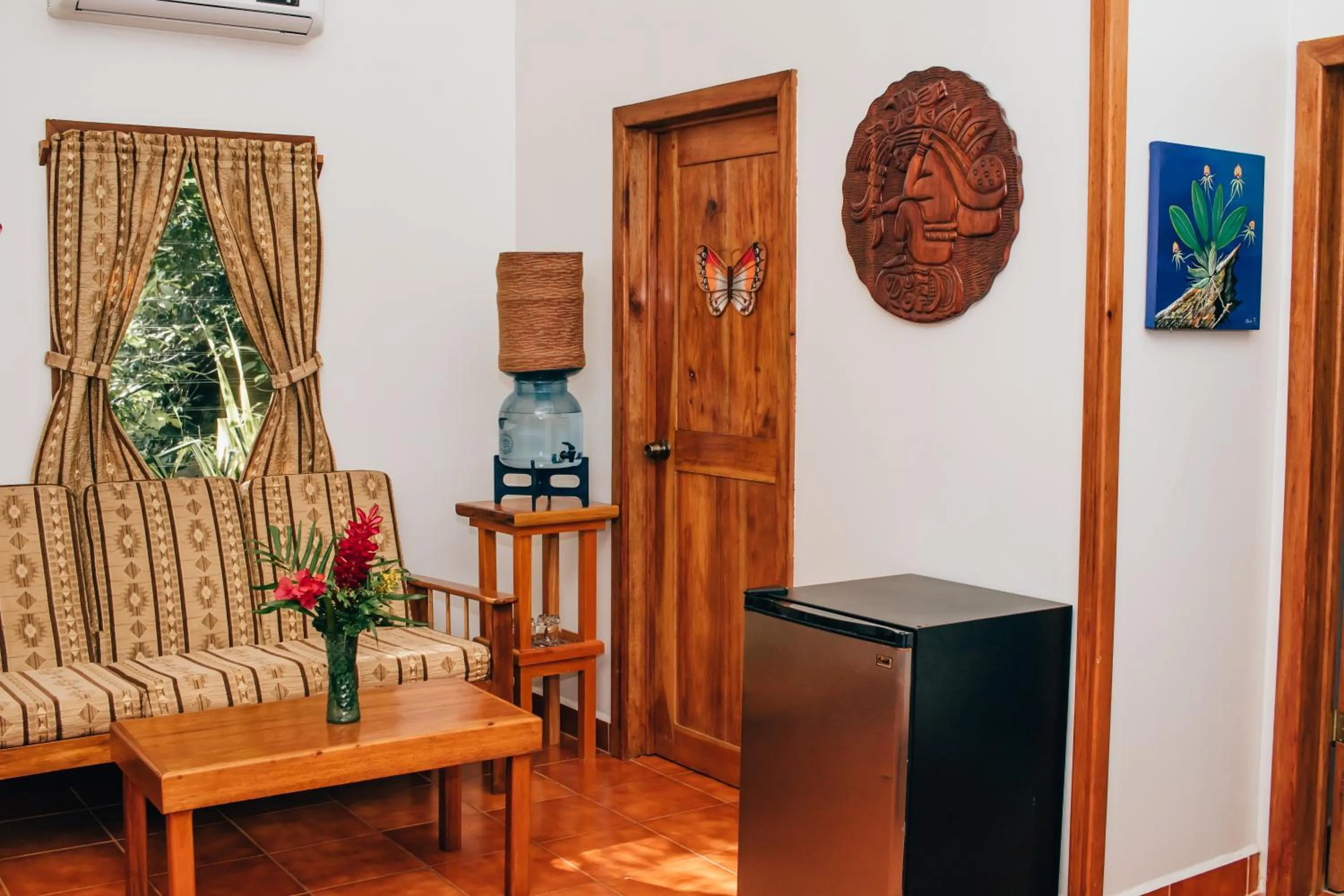 Living room in Mariposa Jungle Lodge