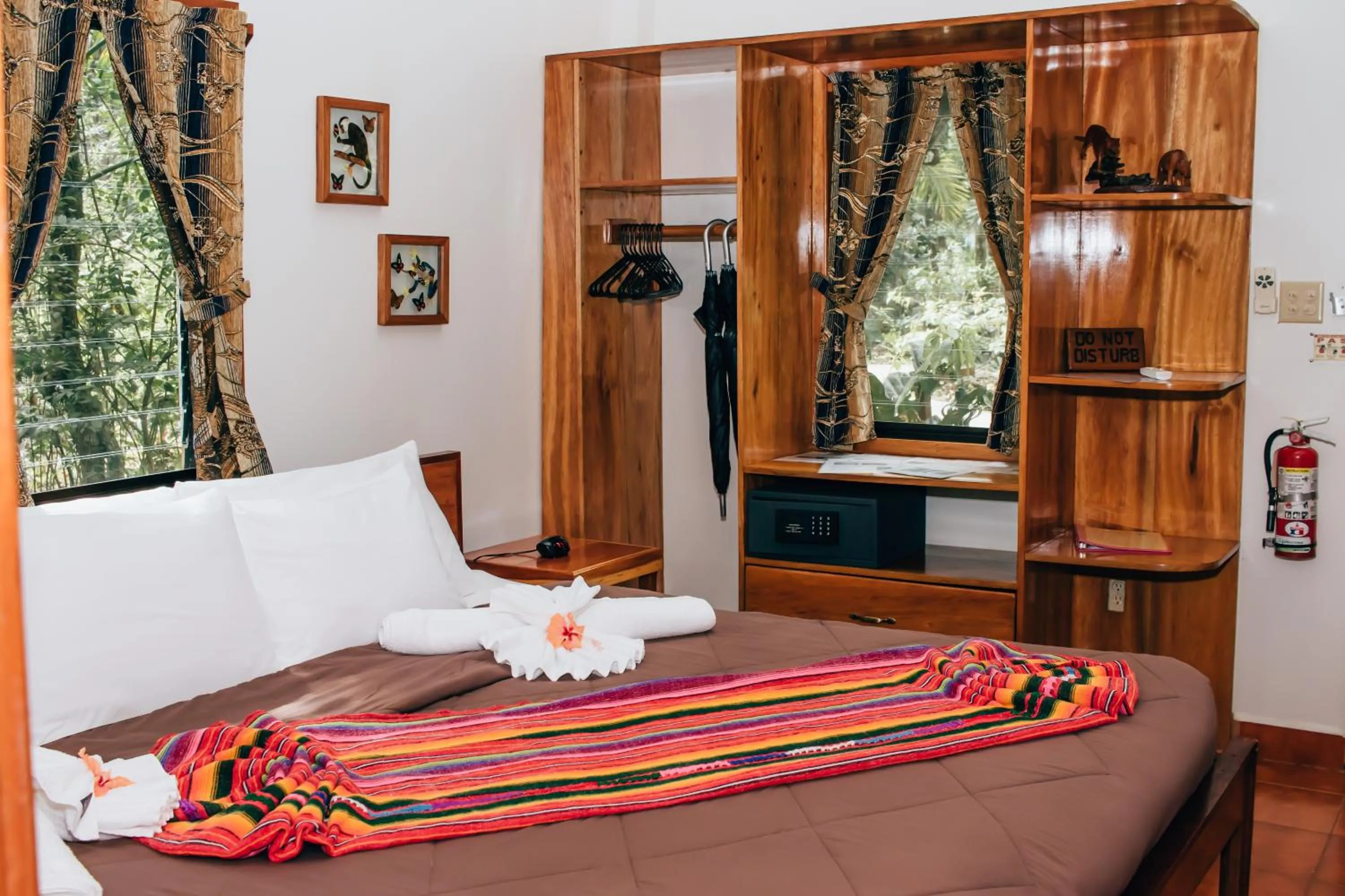 Bedroom, Bed in Mariposa Jungle Lodge