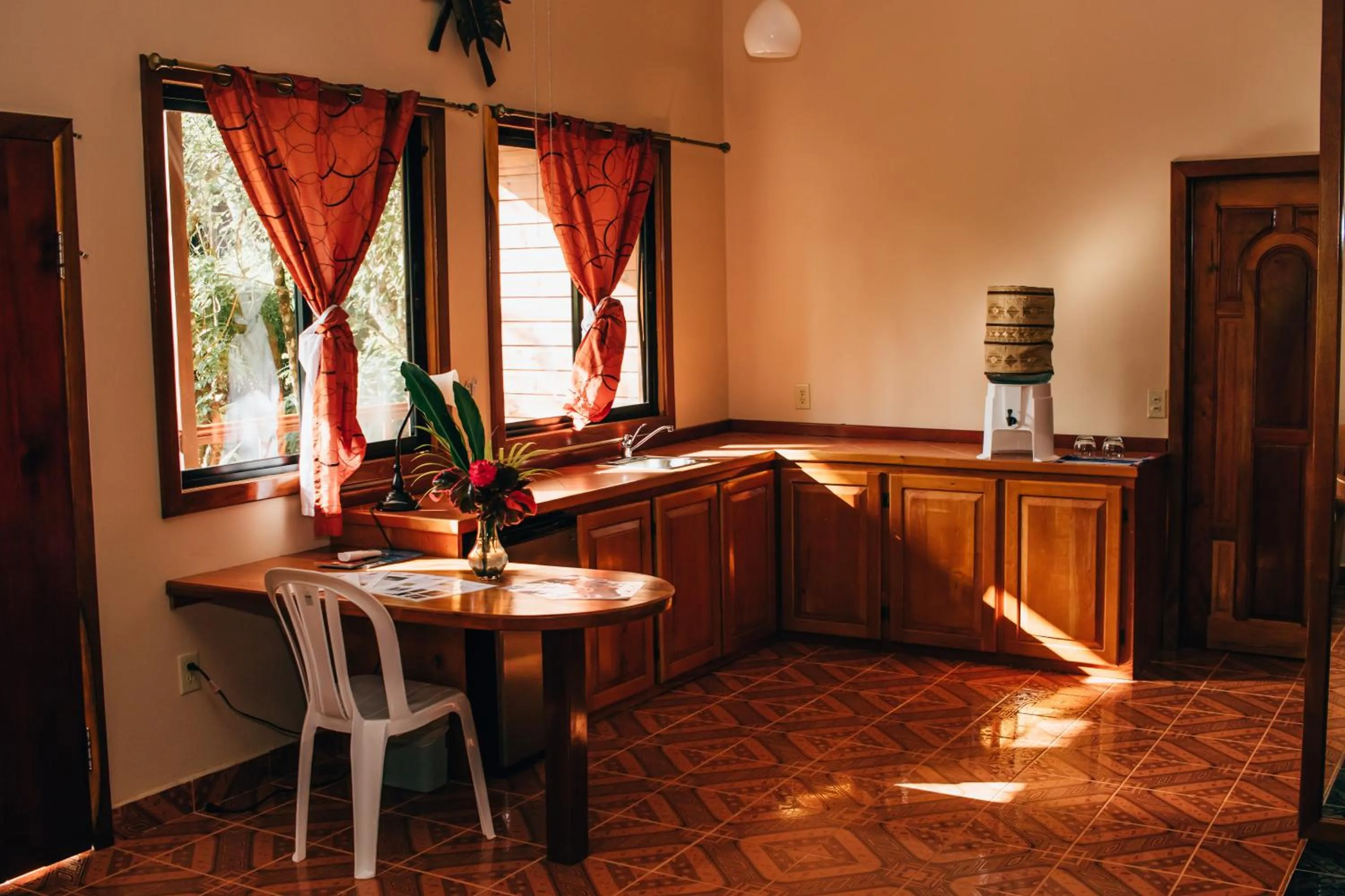 Kitchen or kitchenette in Mariposa Jungle Lodge