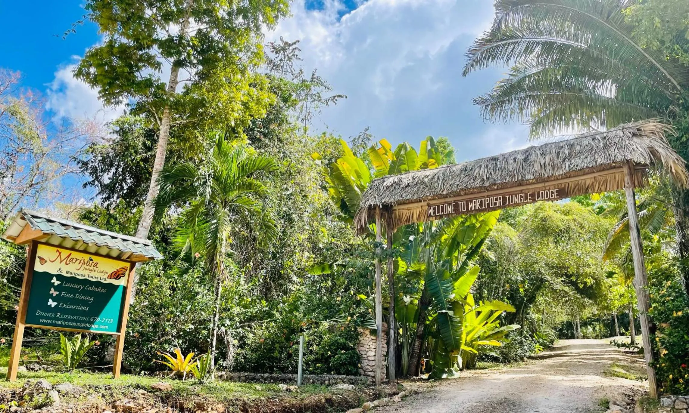 Facade/entrance in Mariposa Jungle Lodge