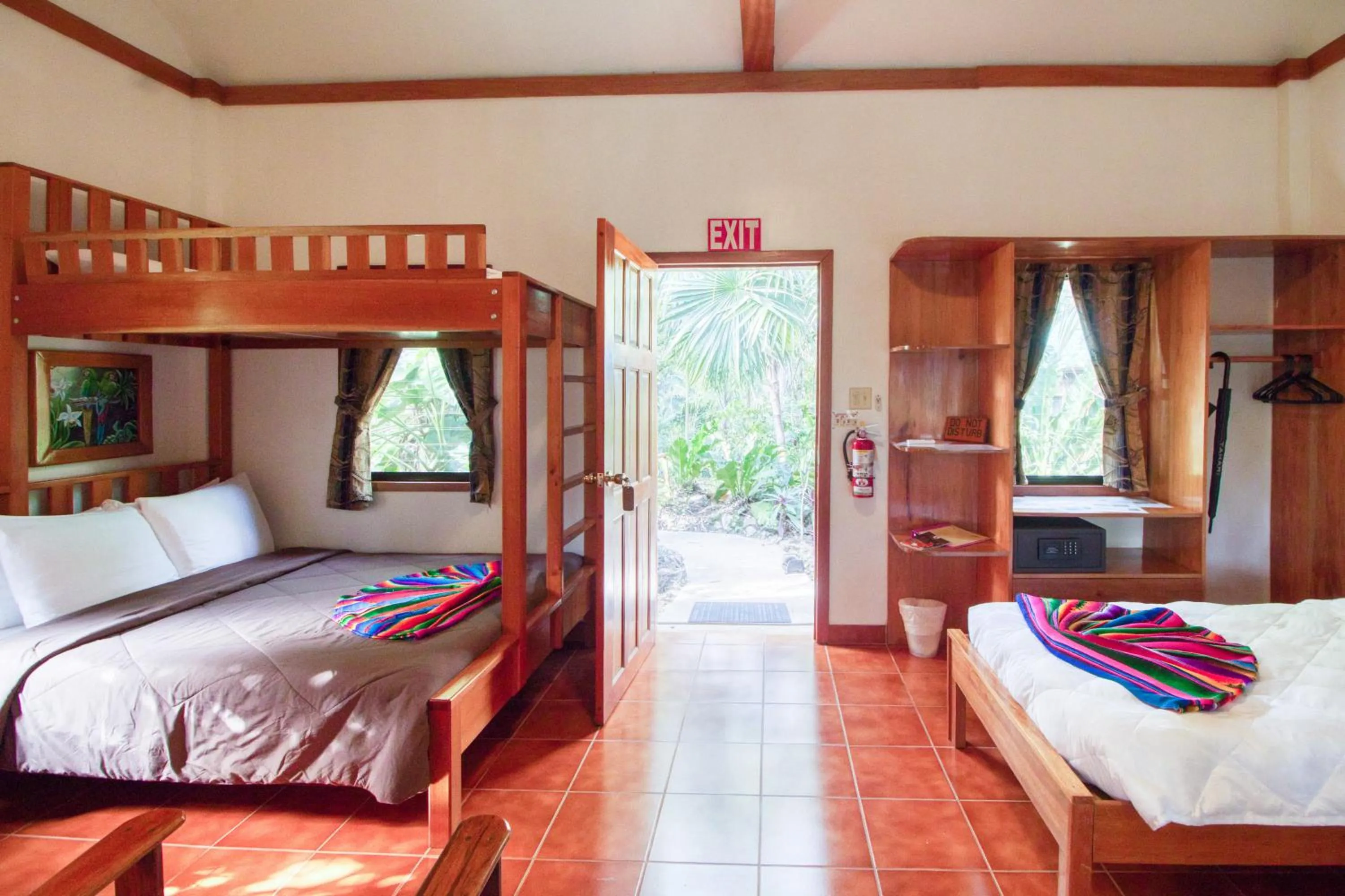 Photo of the whole room, Bed in Mariposa Jungle Lodge