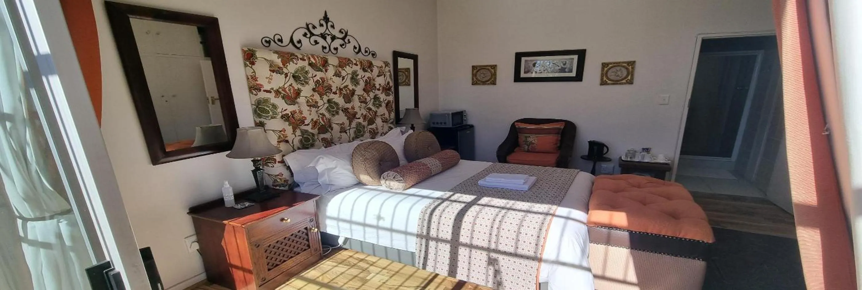 Photo of the whole room in Frankfort Guesthouse