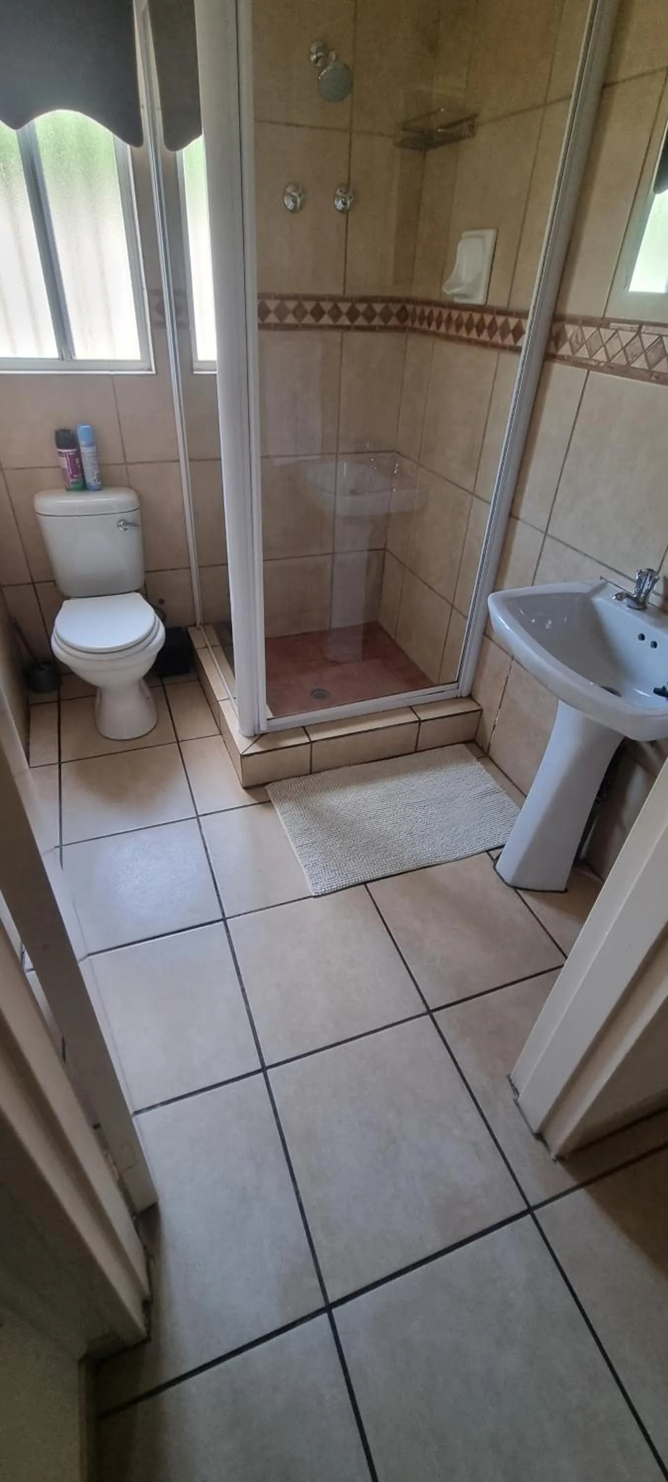 Shower in Frankfort Guesthouse