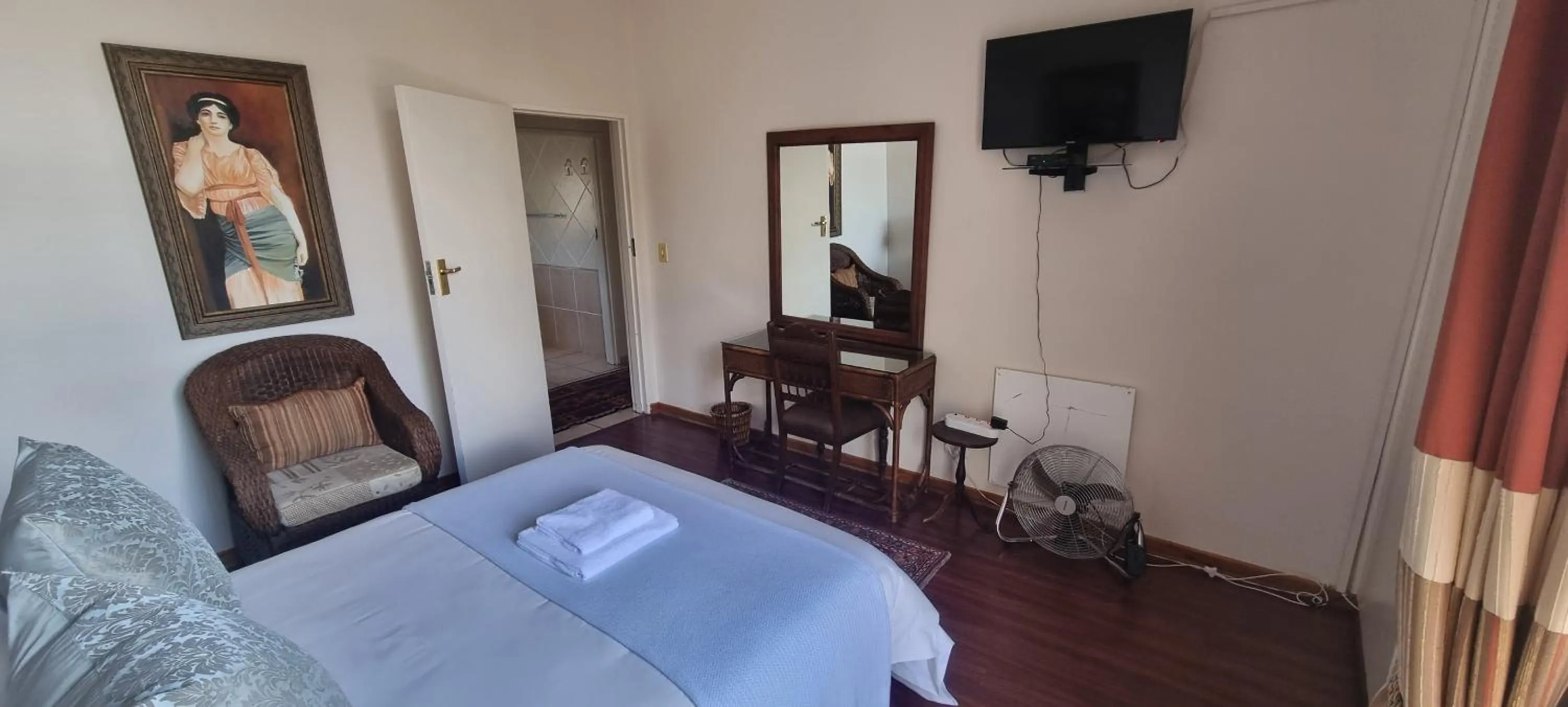 TV and multimedia in Frankfort Guesthouse