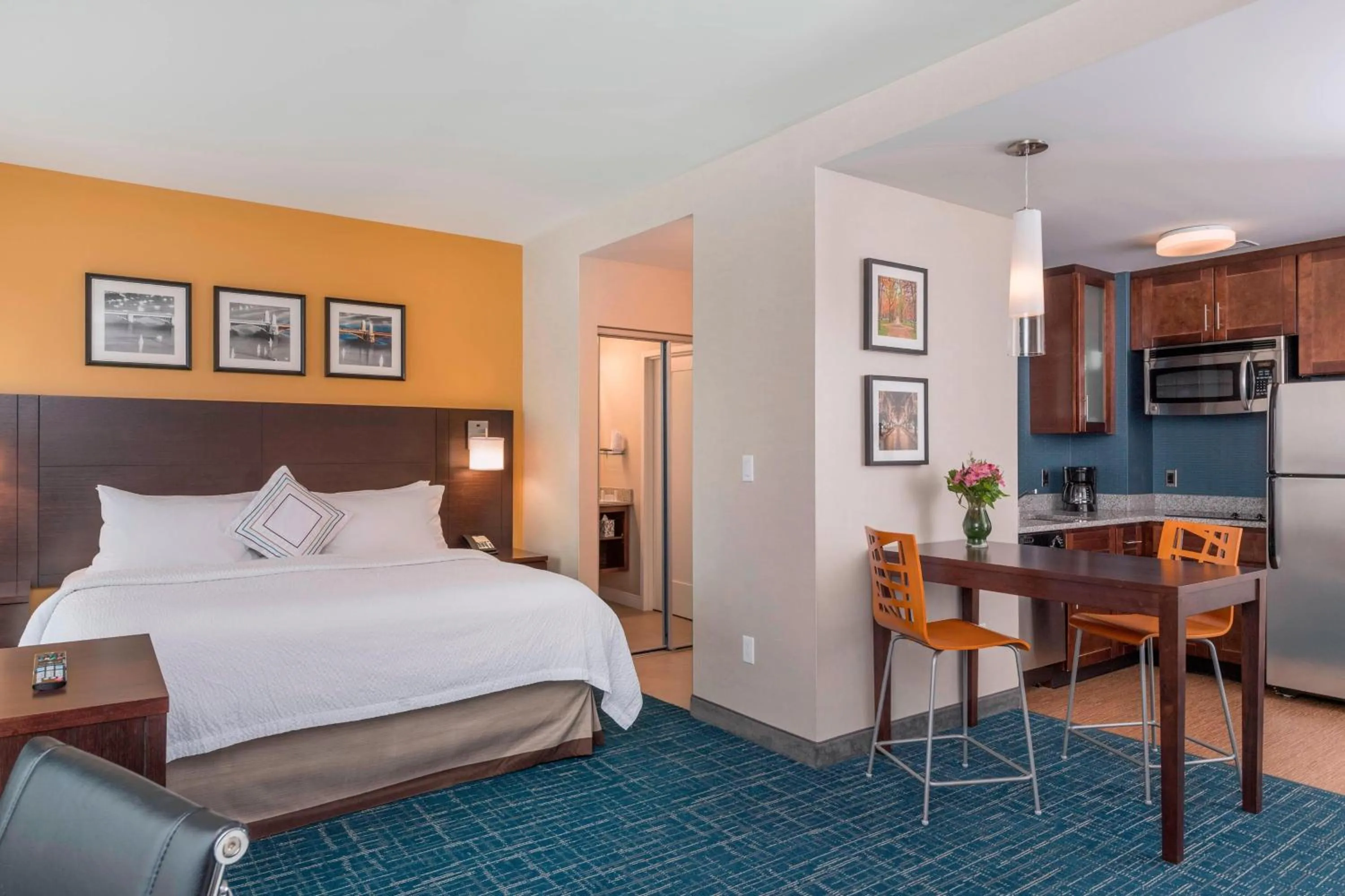 Bedroom, Bed in Residence Inn by Marriott Boston Back Bay/Fenway