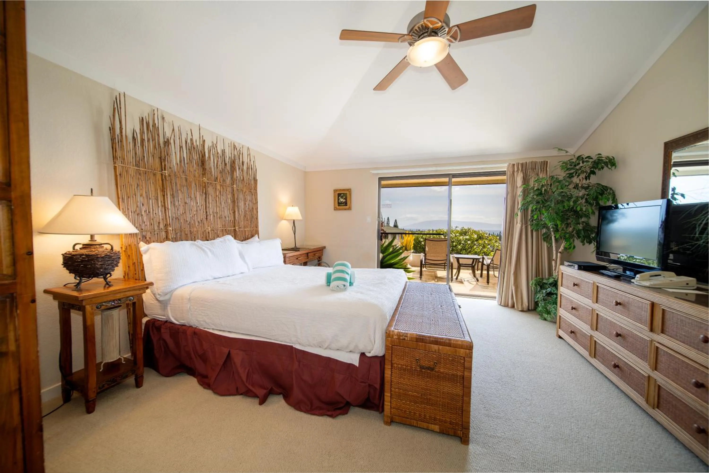 Bed in Kapalua Villas Maui