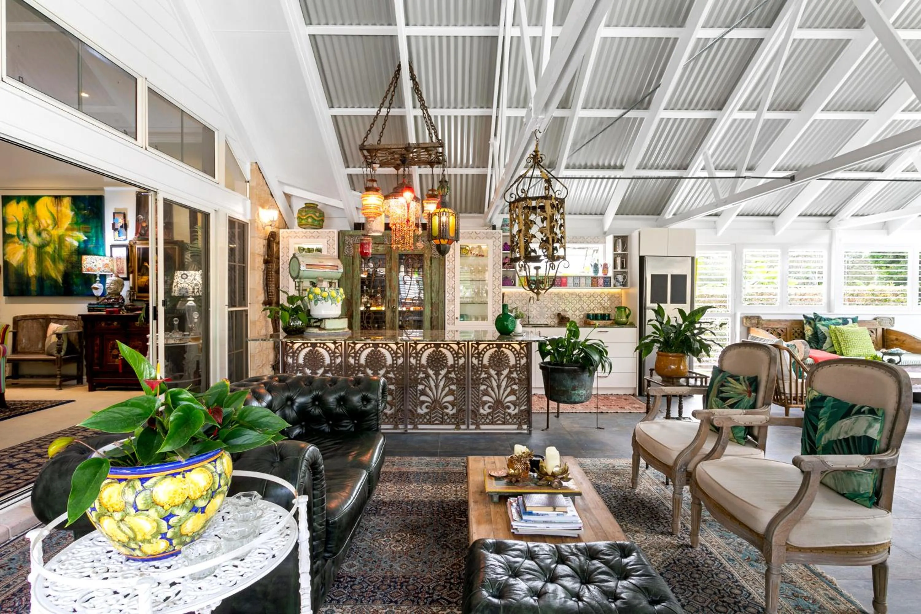 Property building in Noosa Valley Manor B&B