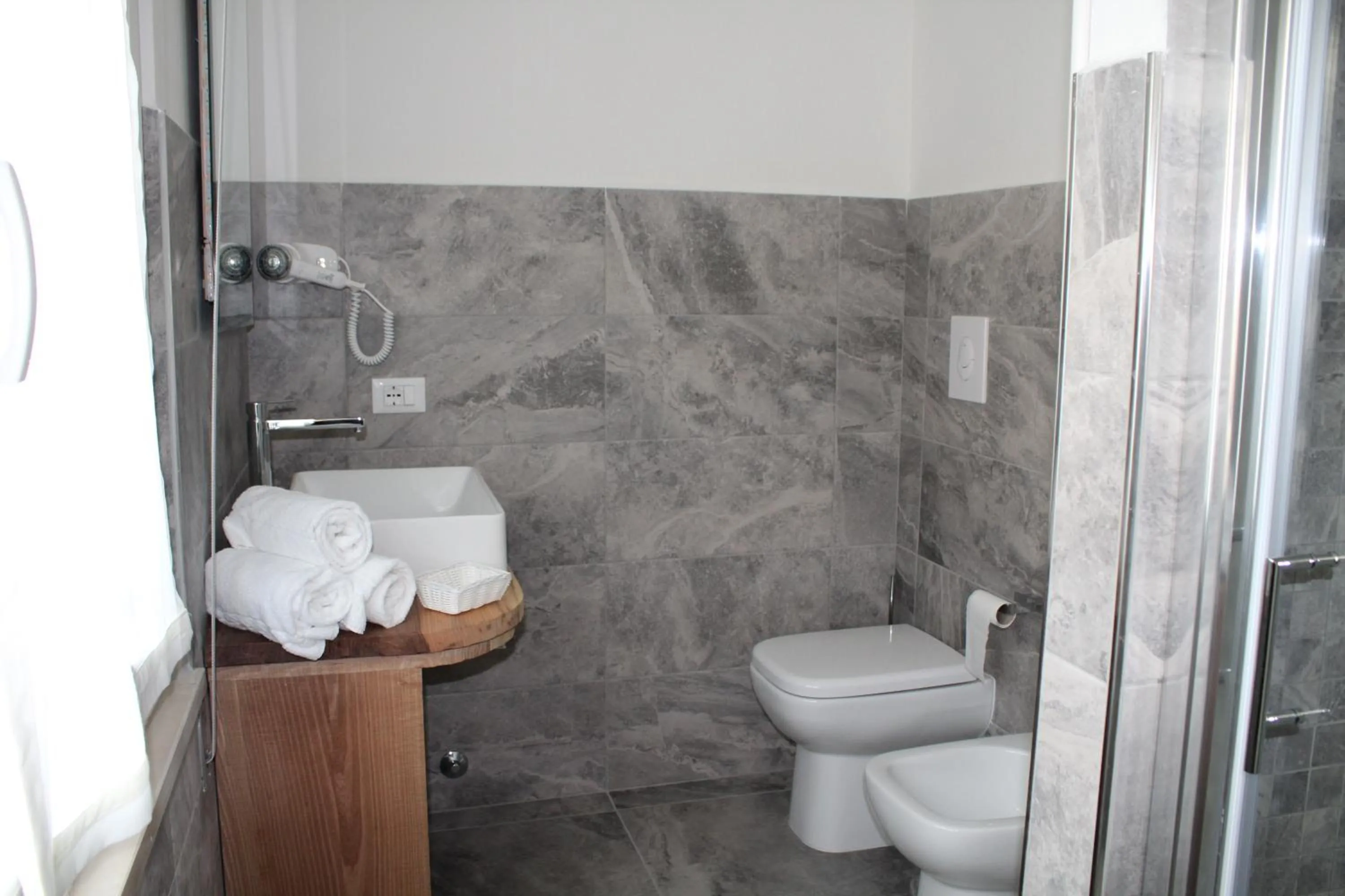 Shower in B&B Poggiobonizio