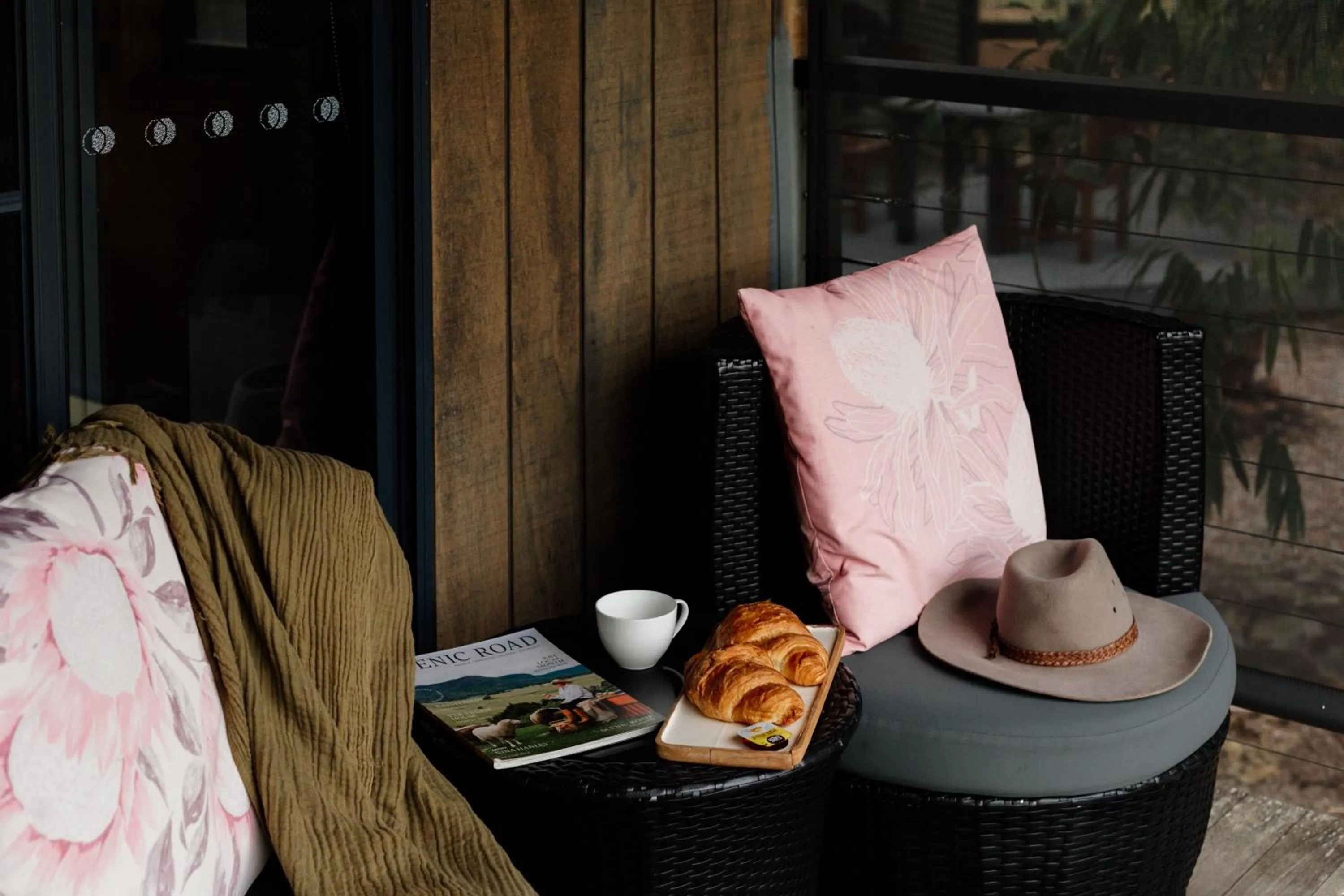 Patio in Tuckeroo Cottages & Gardens - Blue Wren & Kookaburra