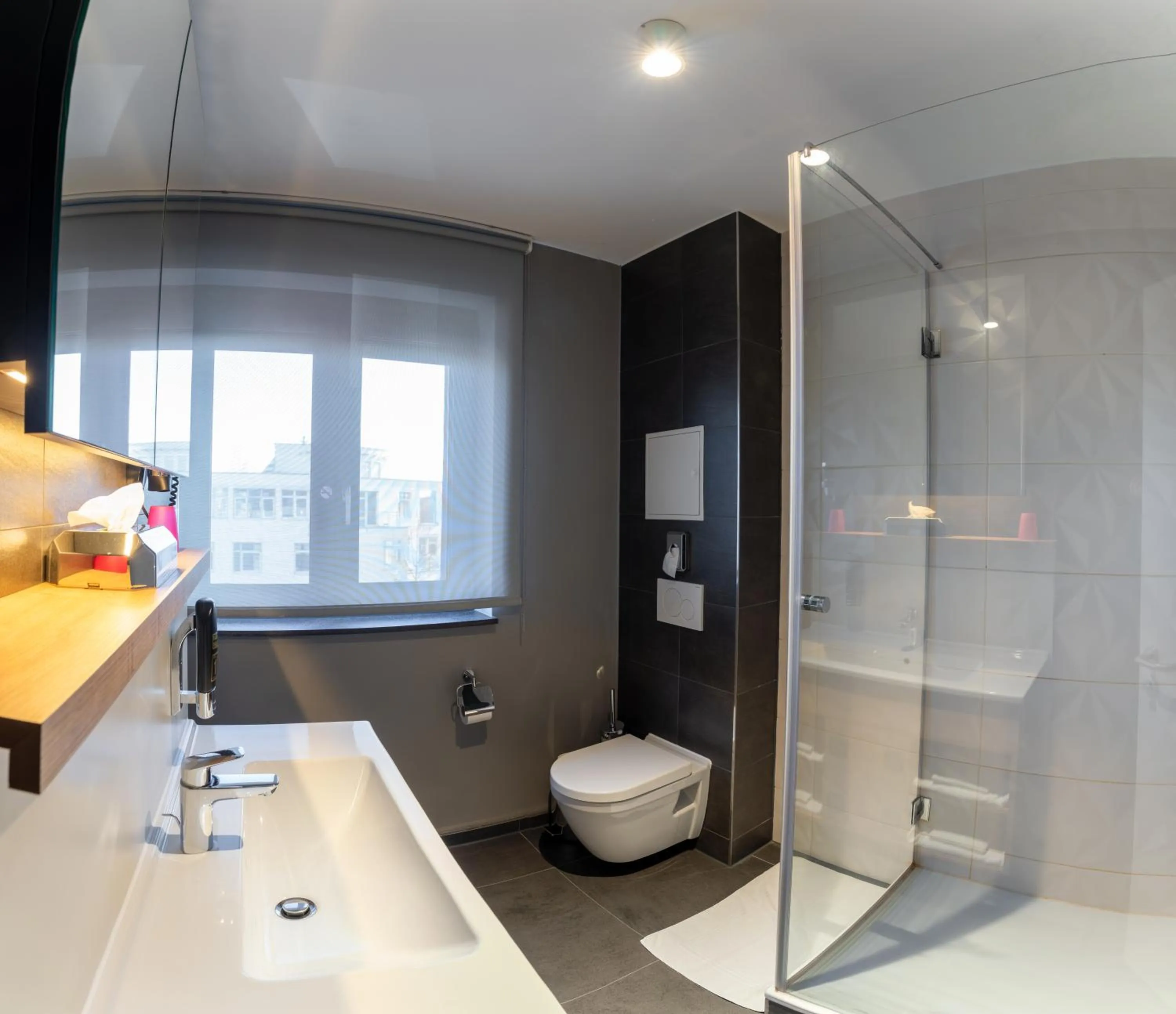 Shower in House of Records