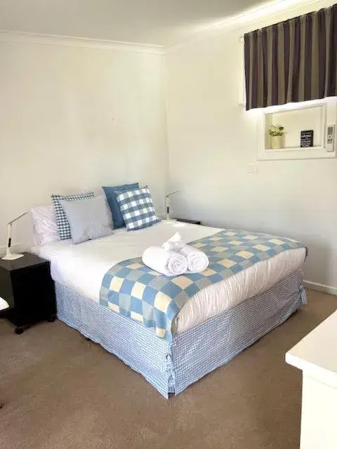 Queen Room in Euroa Motor Inn Queen Room in Euroa Motor Inn