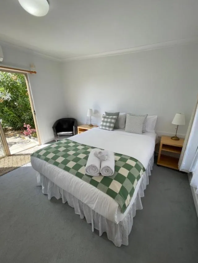 Bed in Euroa Motor Inn