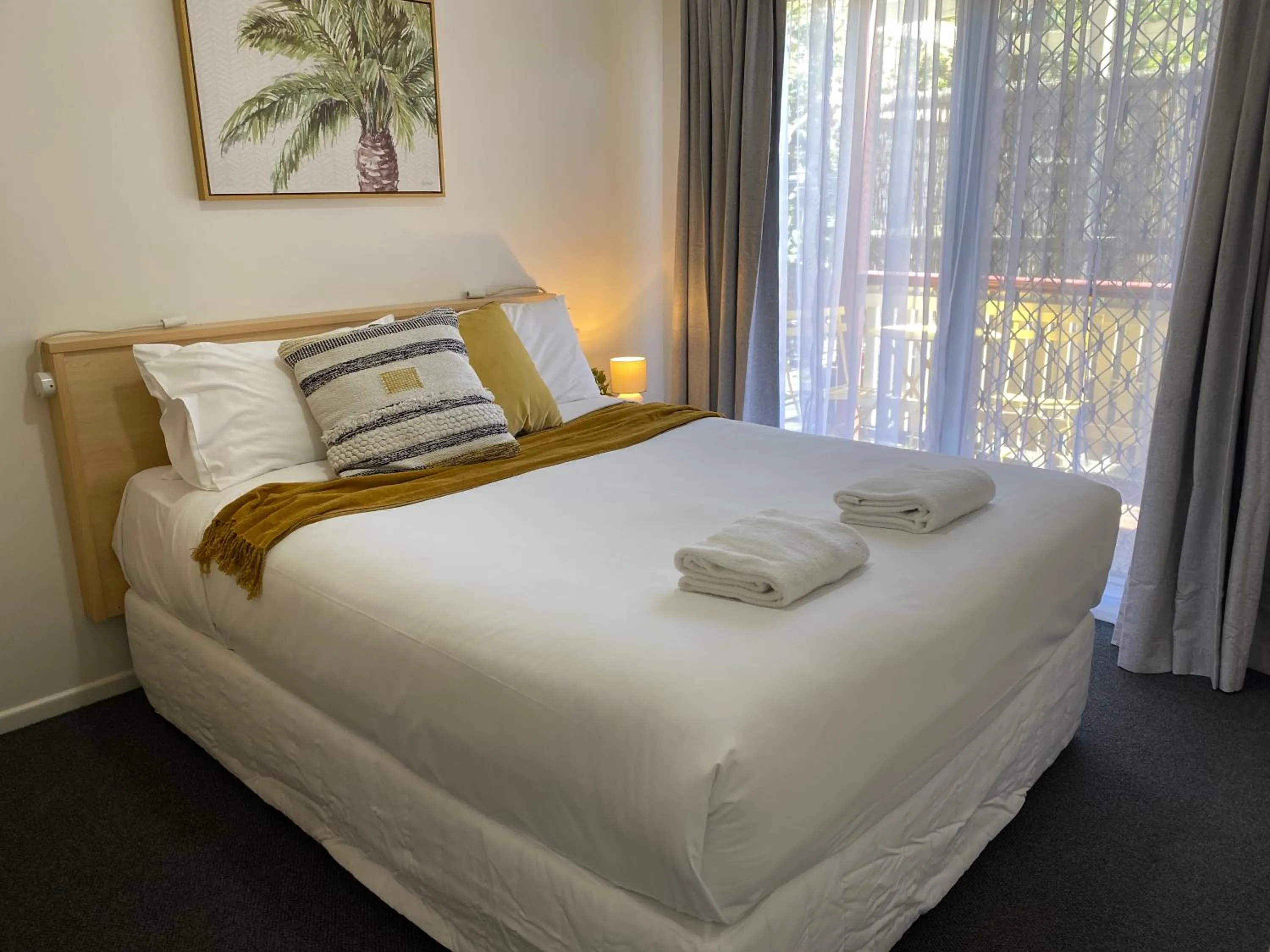 Bedroom, Bed in Ocean Park Motel & Holiday Apartments