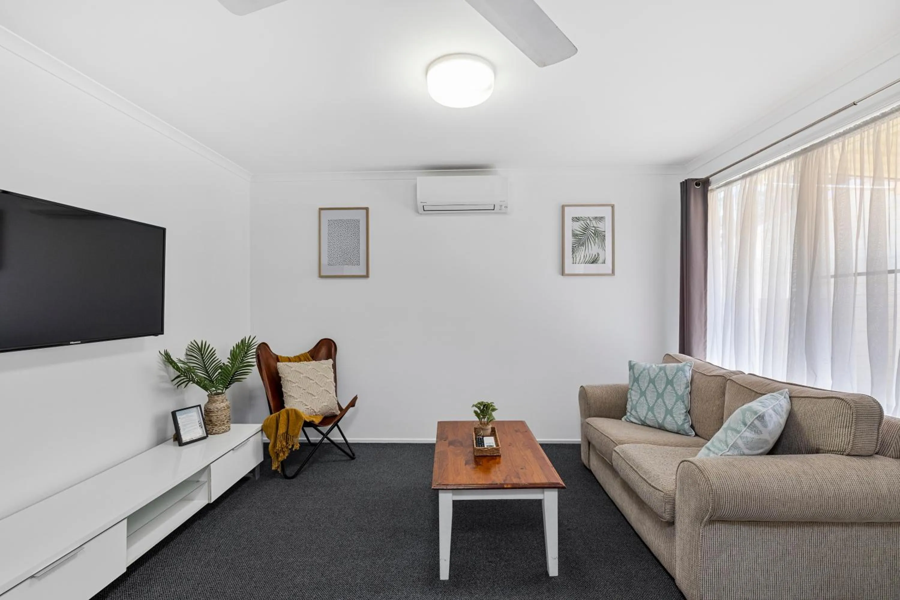 TV and multimedia in Ocean Park Motel & Holiday Apartments