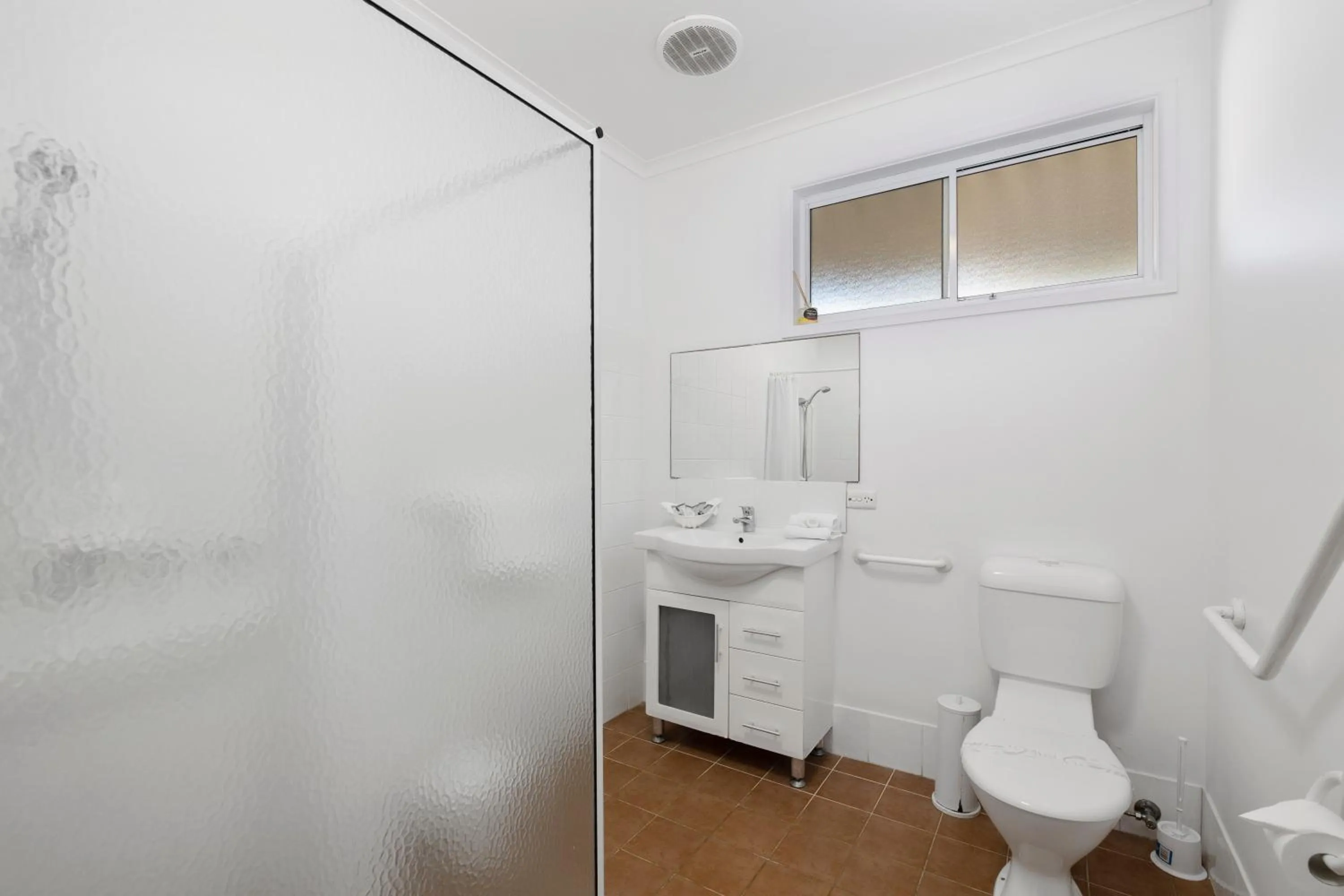 Shower in Ocean Park Motel & Holiday Apartments