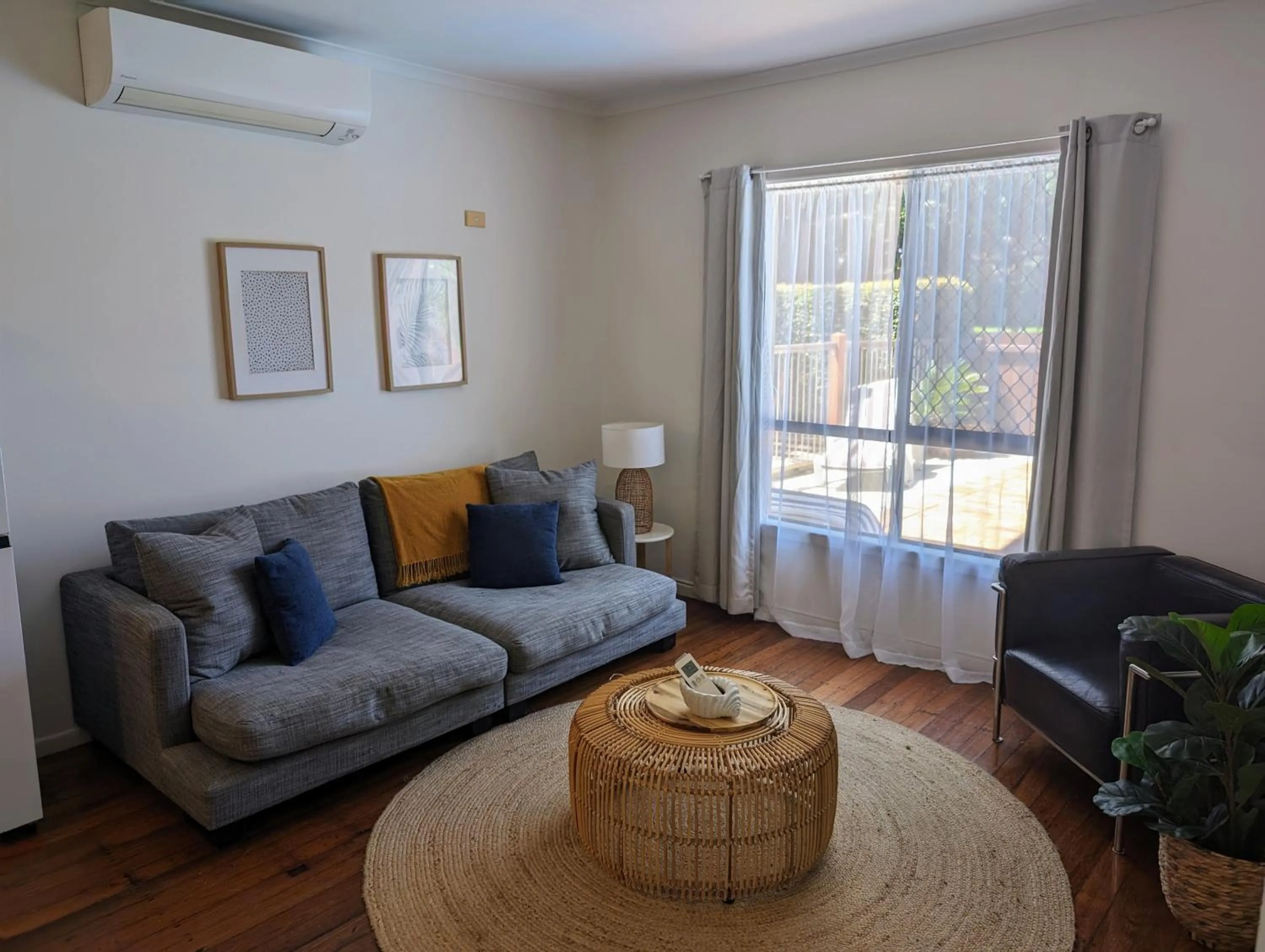 Living room in Ocean Park Motel & Holiday Apartments
