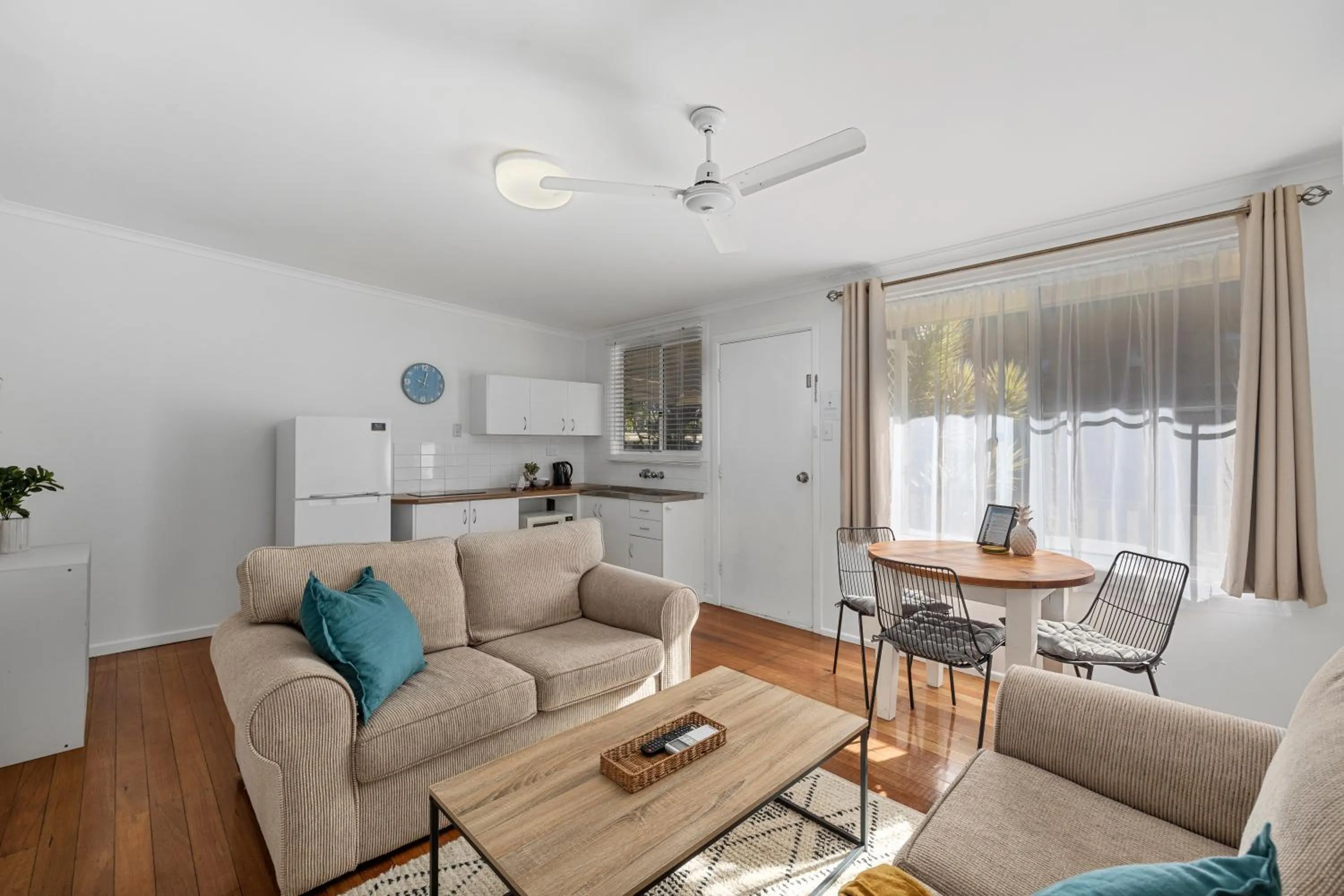 Kitchen or kitchenette in Ocean Park Motel & Holiday Apartments