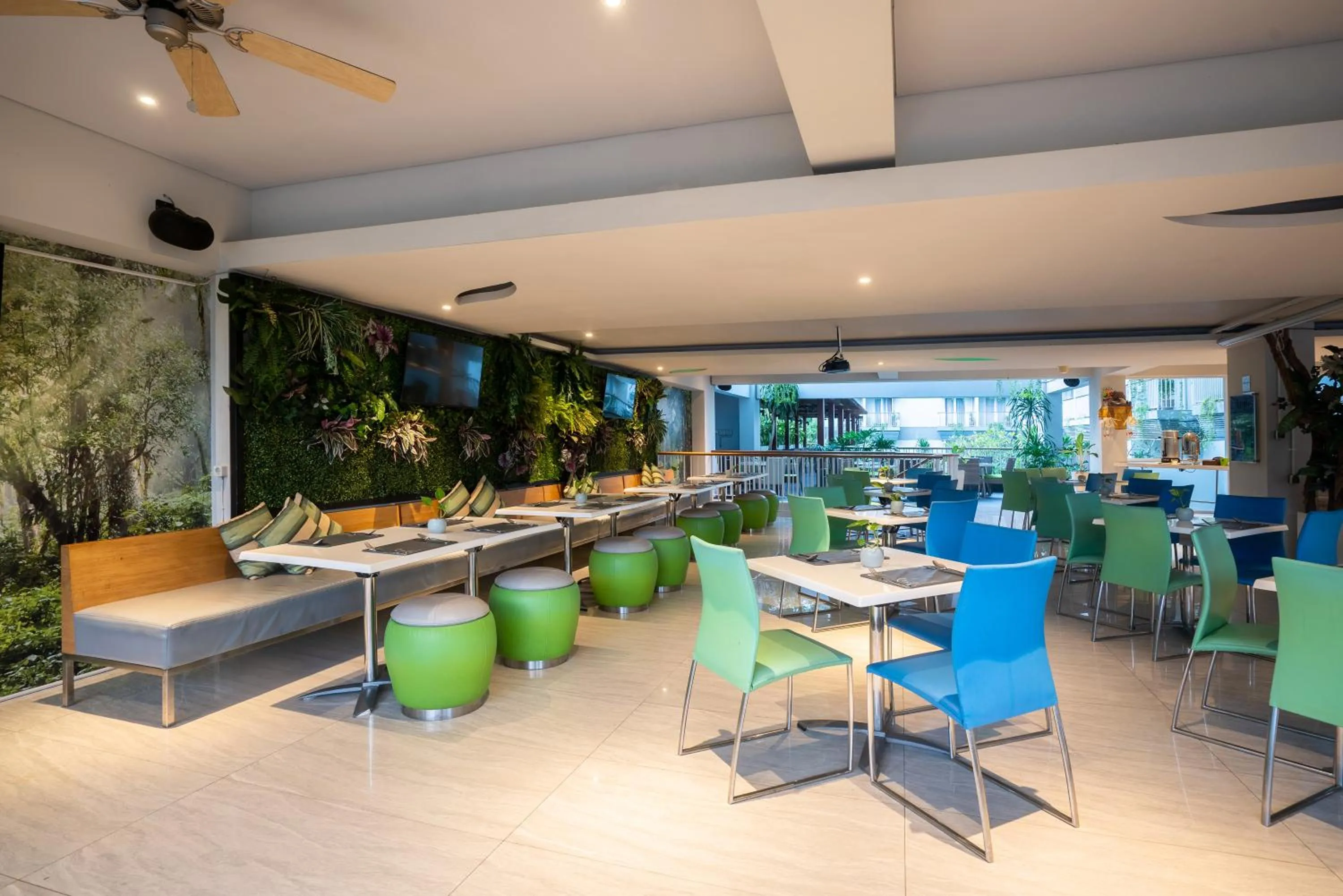 Restaurant/places to eat in EDEN Hotel Kuta Bali