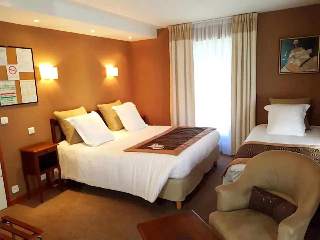 Bed in Brit Hotel Essentiel Pontivy Robic