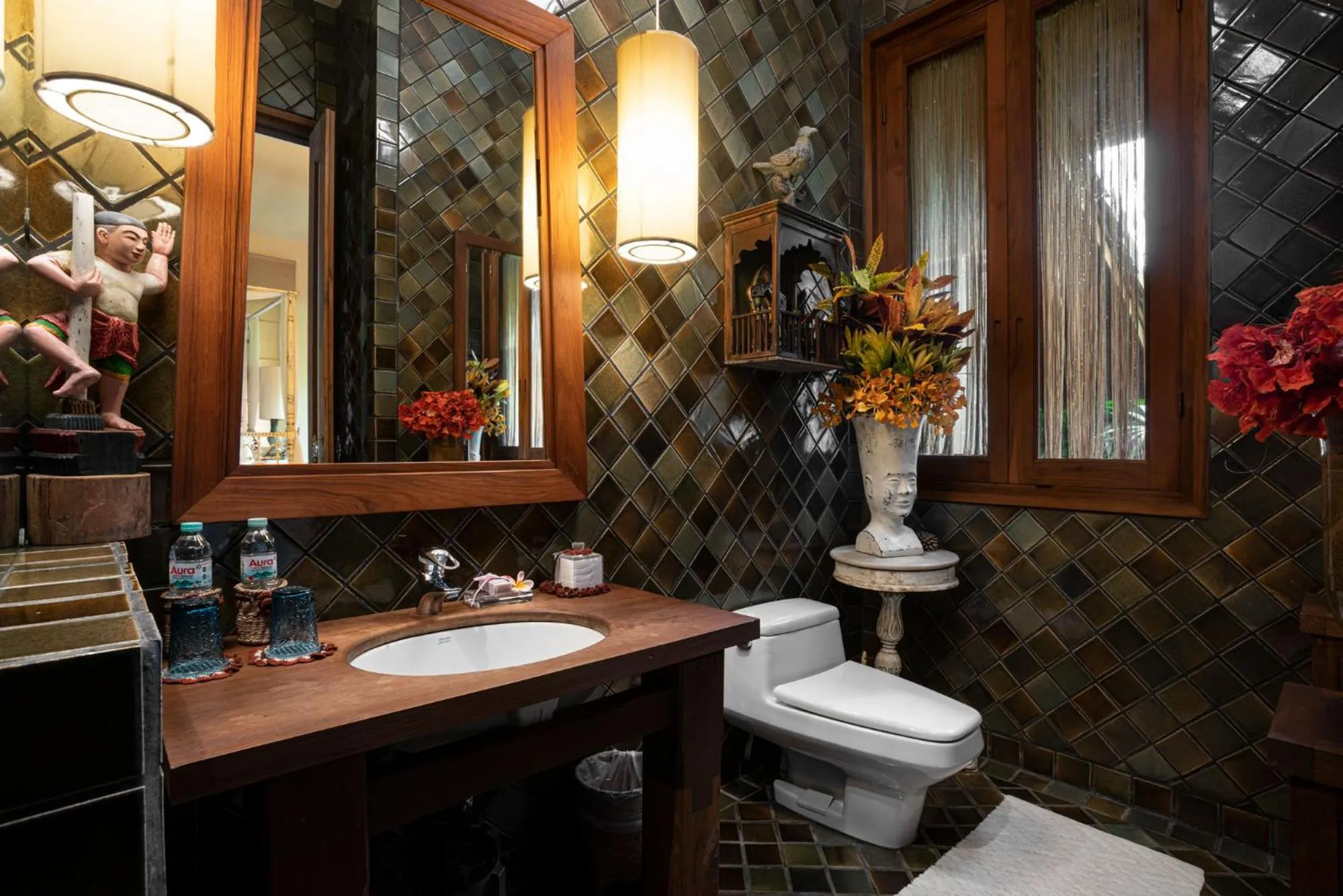 Toilet in Howie's HomeStay