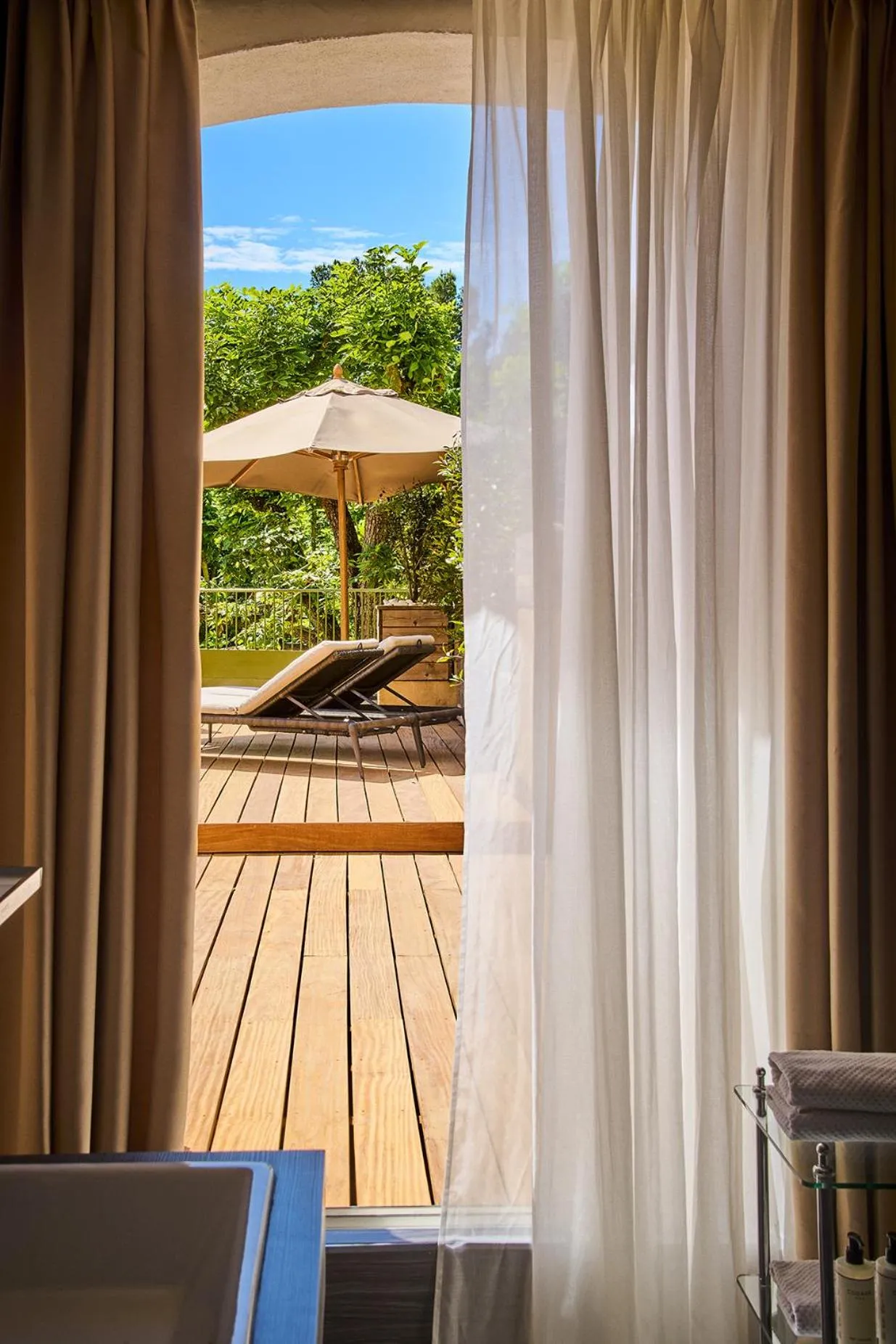 Patio in Le Pigonnet - Esprit de France