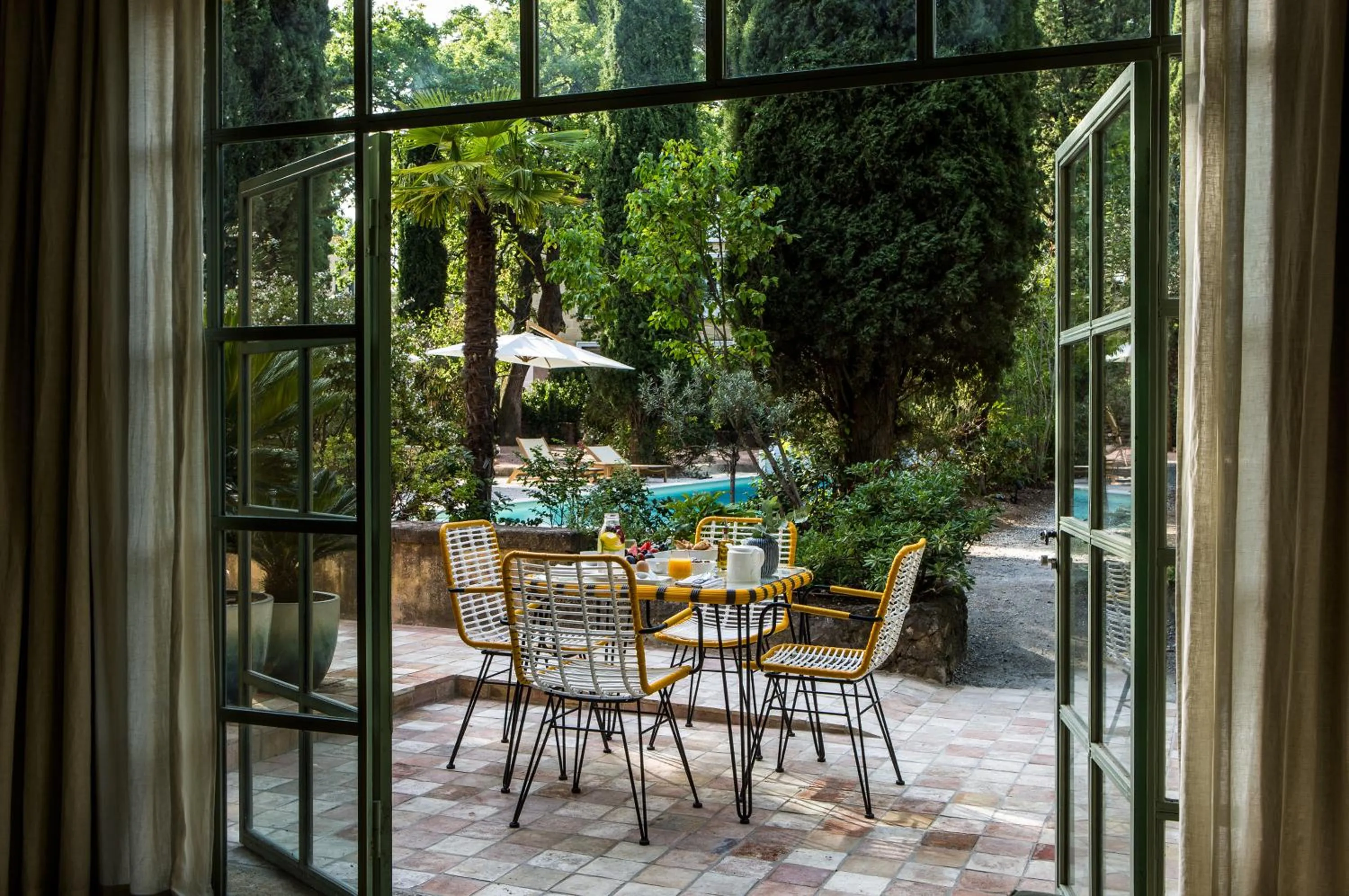 Patio in Le Pigonnet - Esprit de France