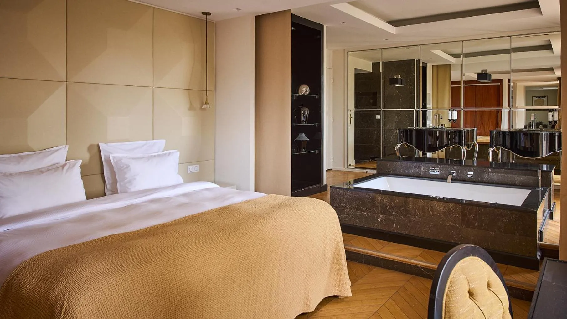 Bed in Le Pigonnet - Esprit de France