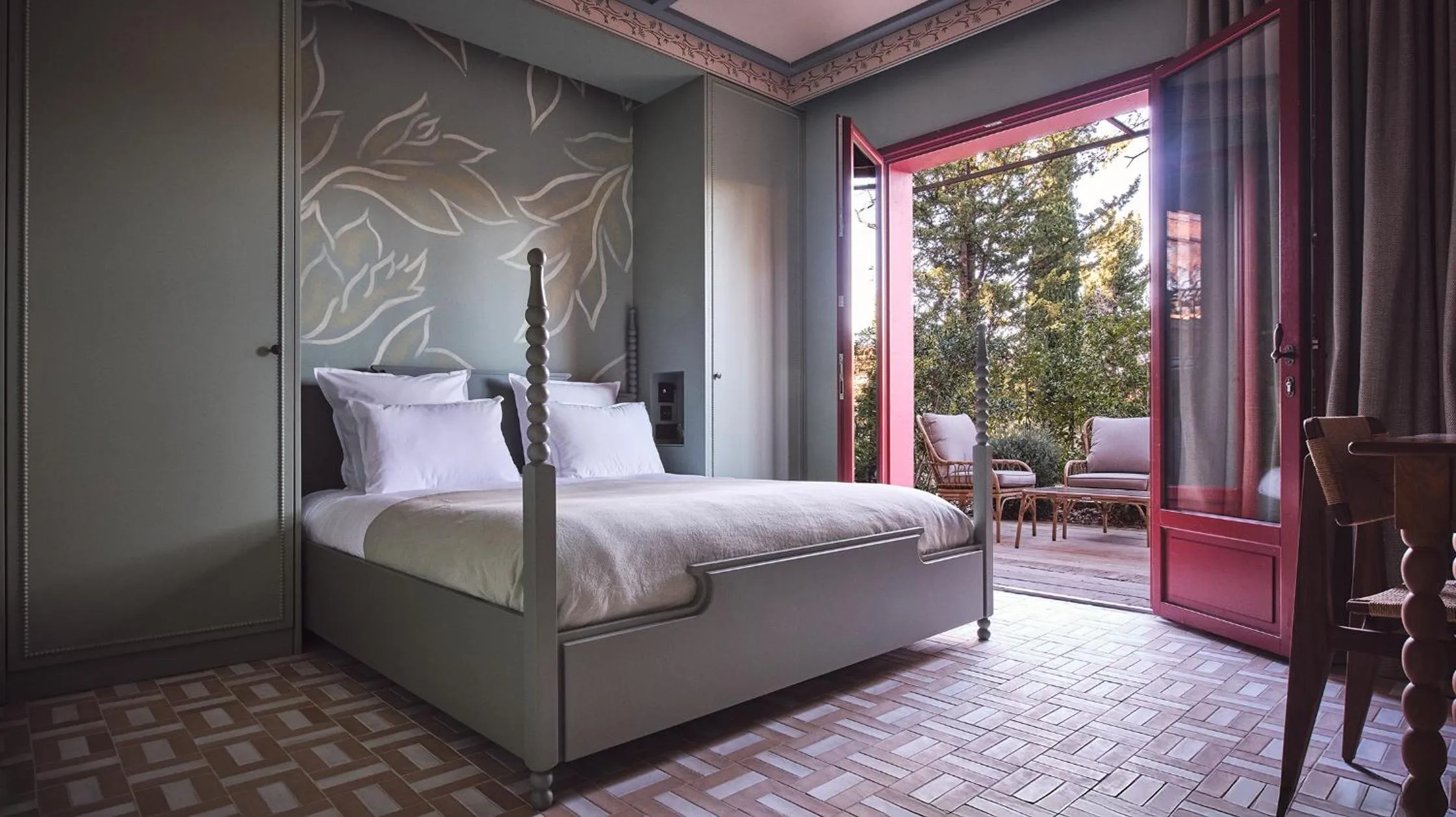 Bed in Le Pigonnet - Esprit de France