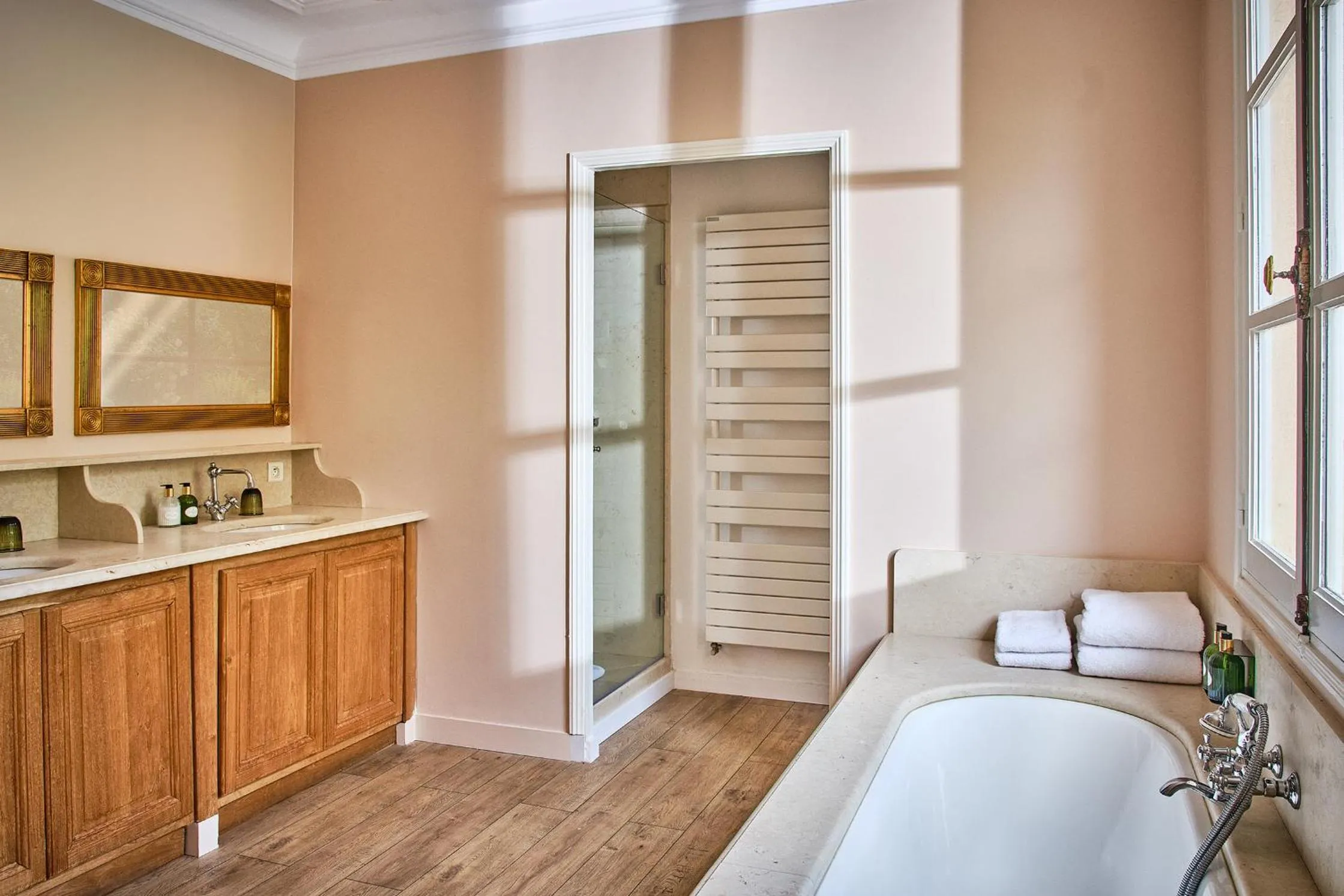 Bathroom in Le Pigonnet - Esprit de France