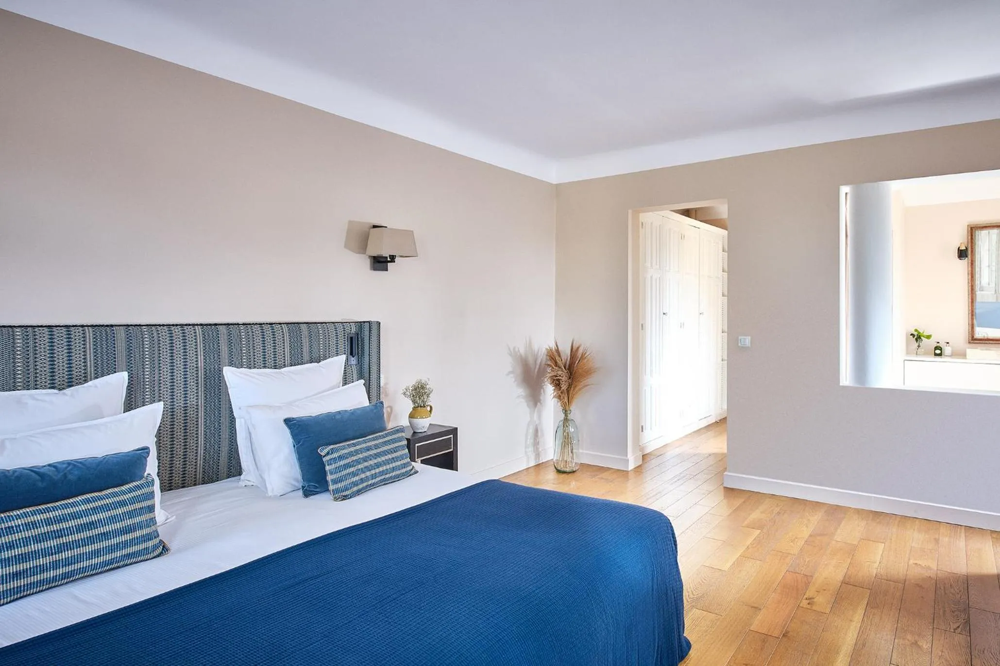 Bedroom, Bed in Le Pigonnet - Esprit de France