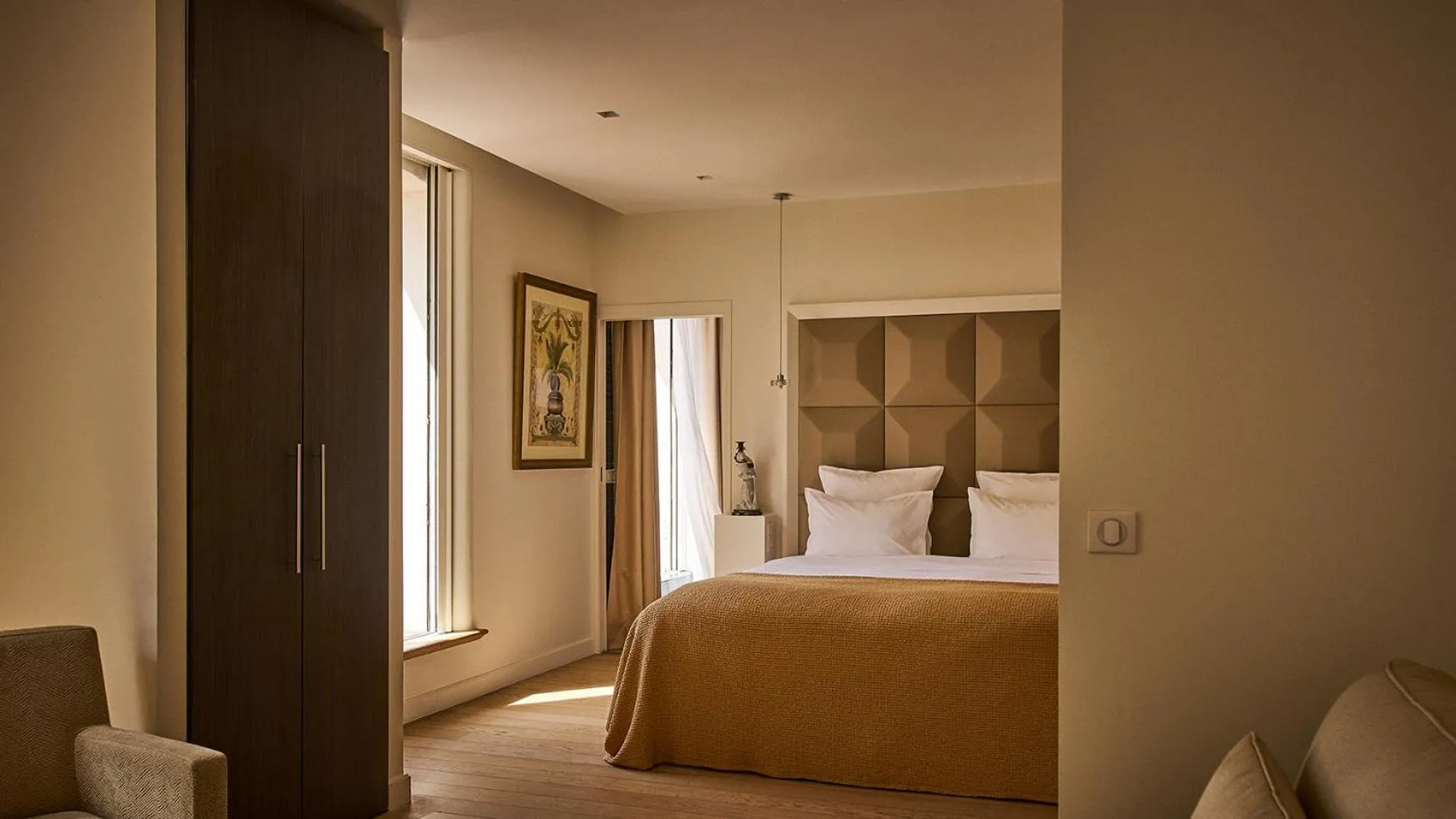 Photo of the whole room, Bed in Le Pigonnet - Esprit de France