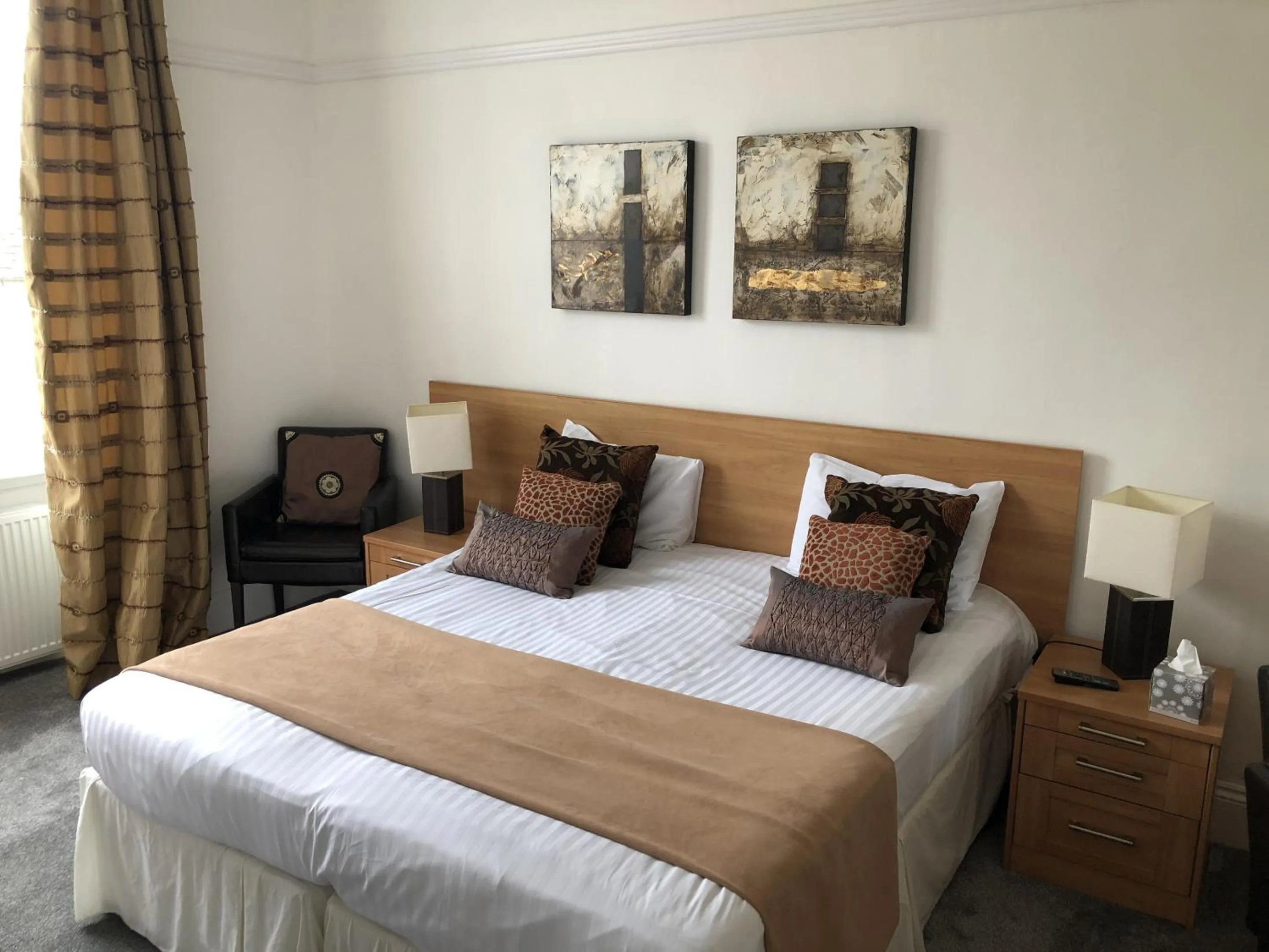 Bedroom, Bed in Deeping Stage